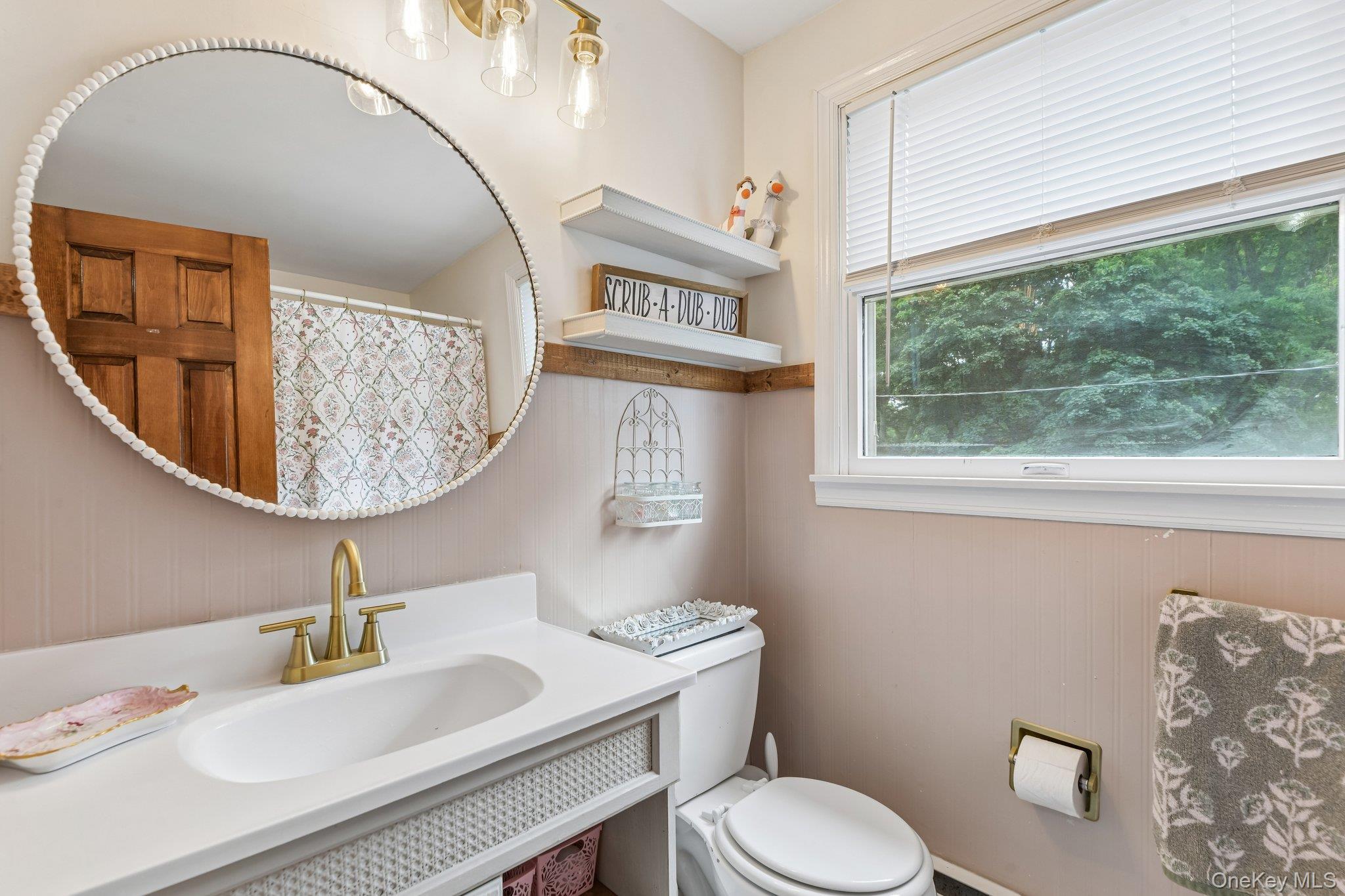 Single Family Manchester Lane Suffolk County, NY 11790, MLS-1031657-21