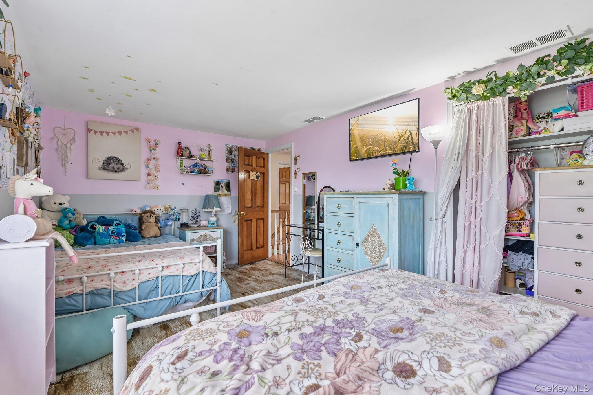 Single Family Manchester Lane Suffolk County, NY 11790, MLS-1031657-23