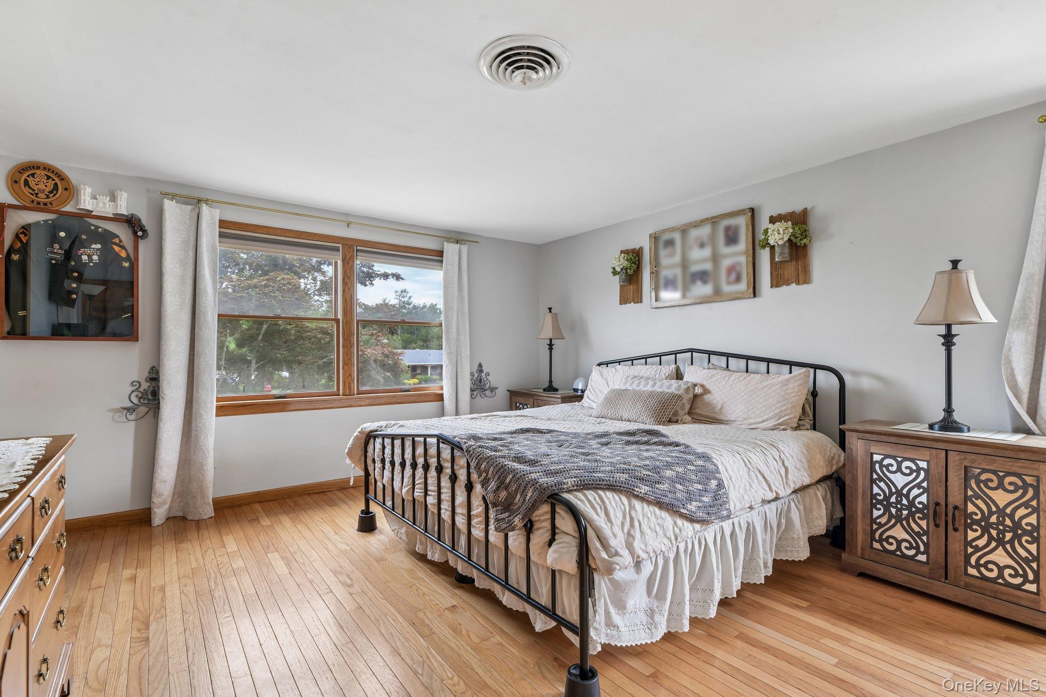 Single Family Manchester Lane Suffolk County, NY 11790, MLS-1031657-24