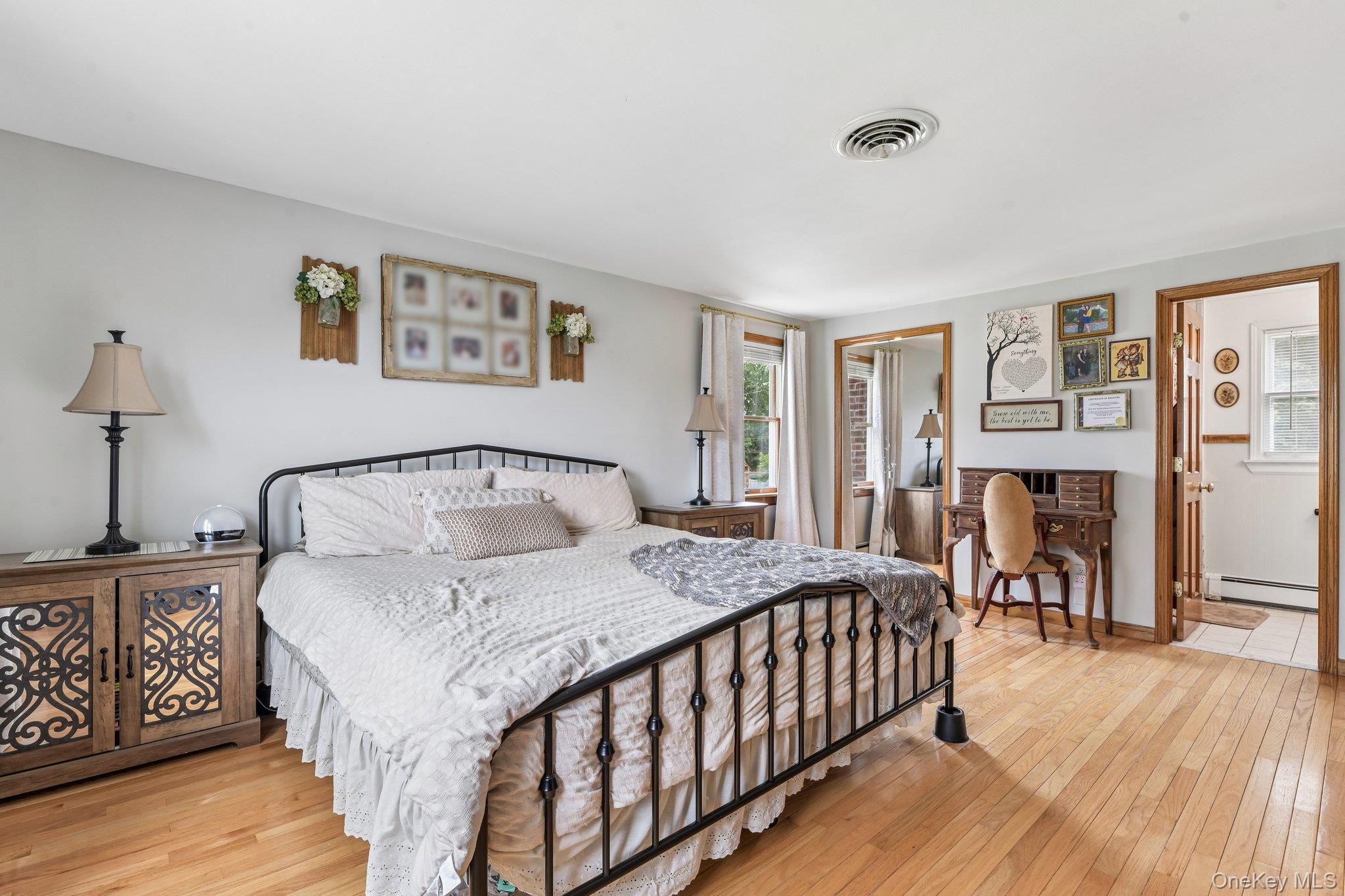 Single Family Manchester Lane Suffolk County, NY 11790, MLS-1031657-25