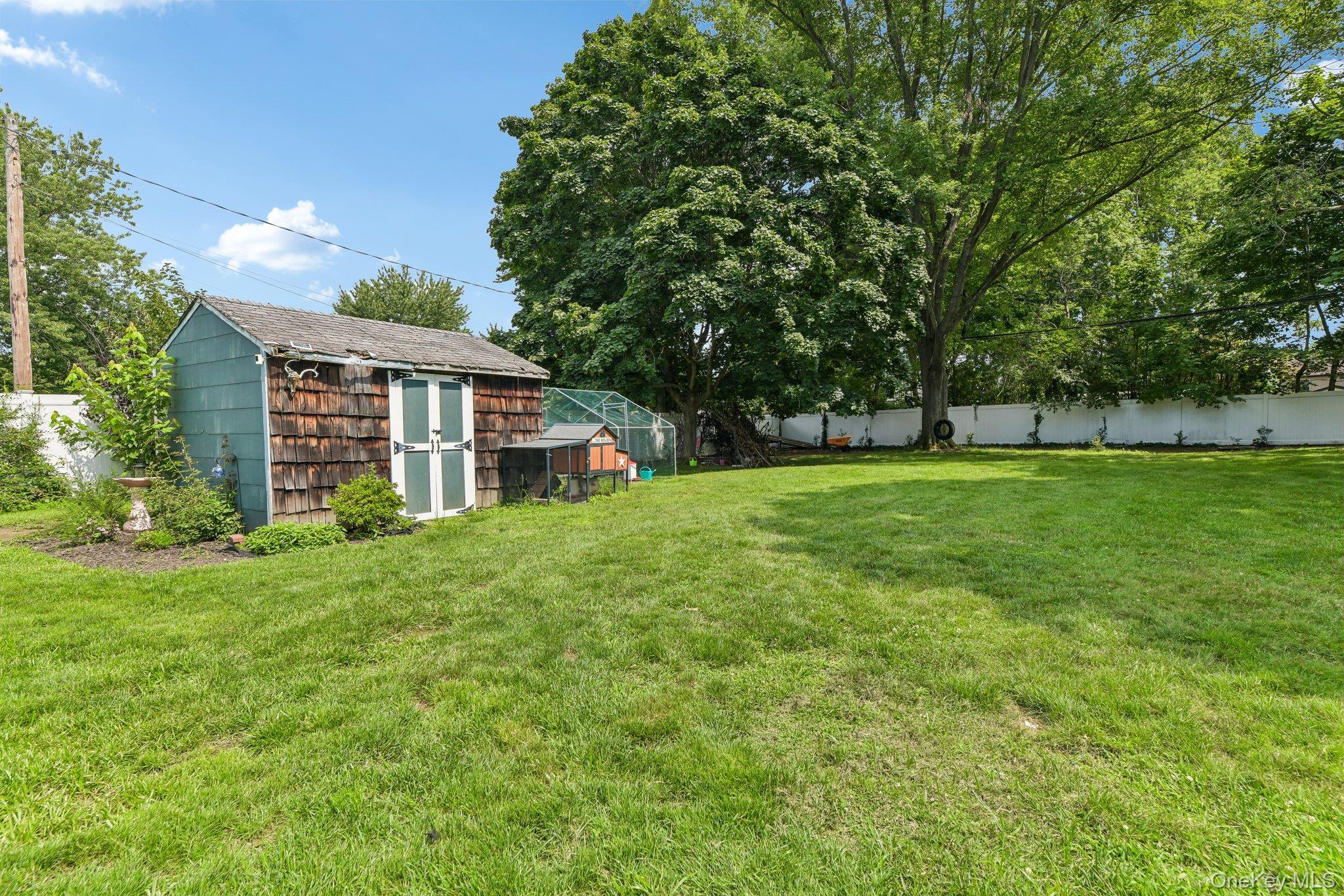 Single Family Manchester Lane Suffolk County, NY 11790, MLS-1031657-29