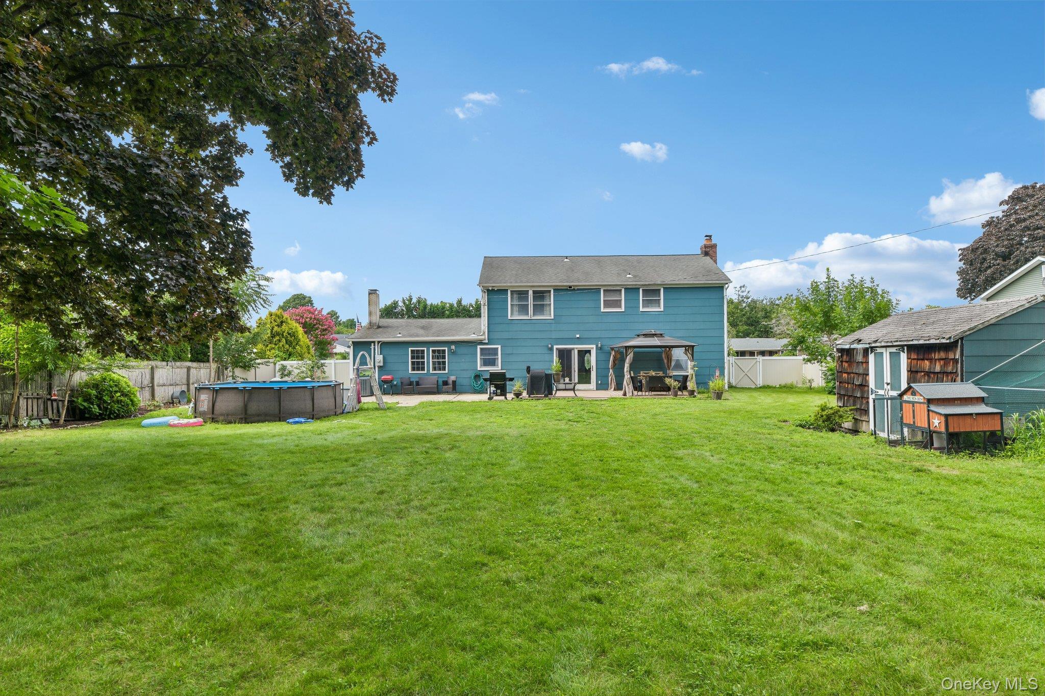 Single Family Manchester Lane  Suffolk County, NY 11790, MLS-1031657-32
