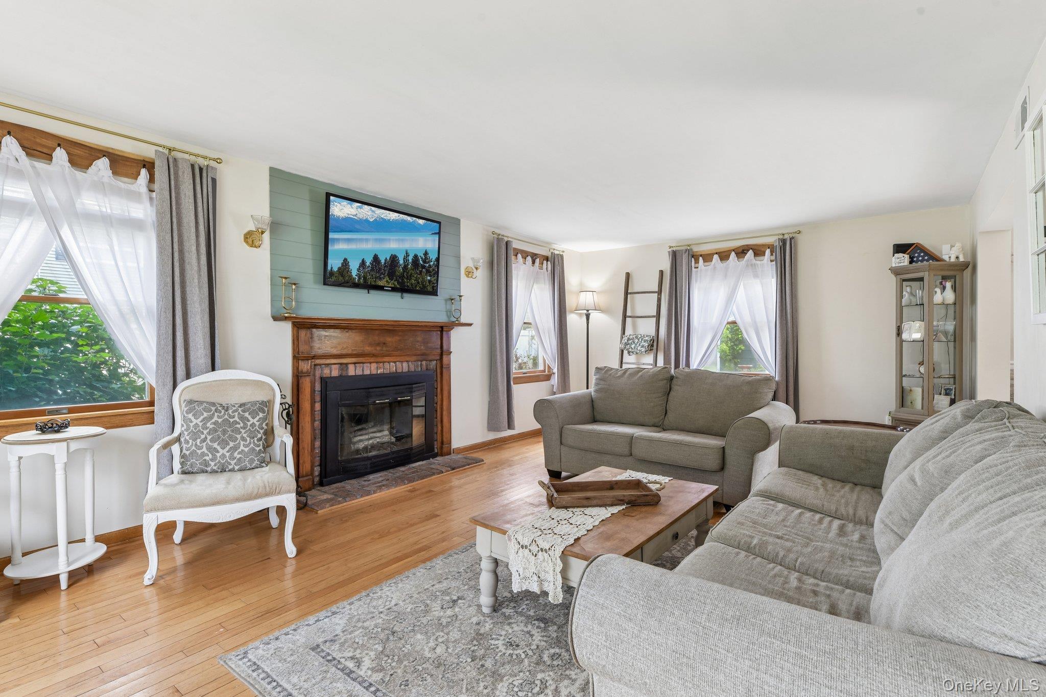 Single Family Manchester Lane Suffolk County, NY 11790, MLS-1031657-5