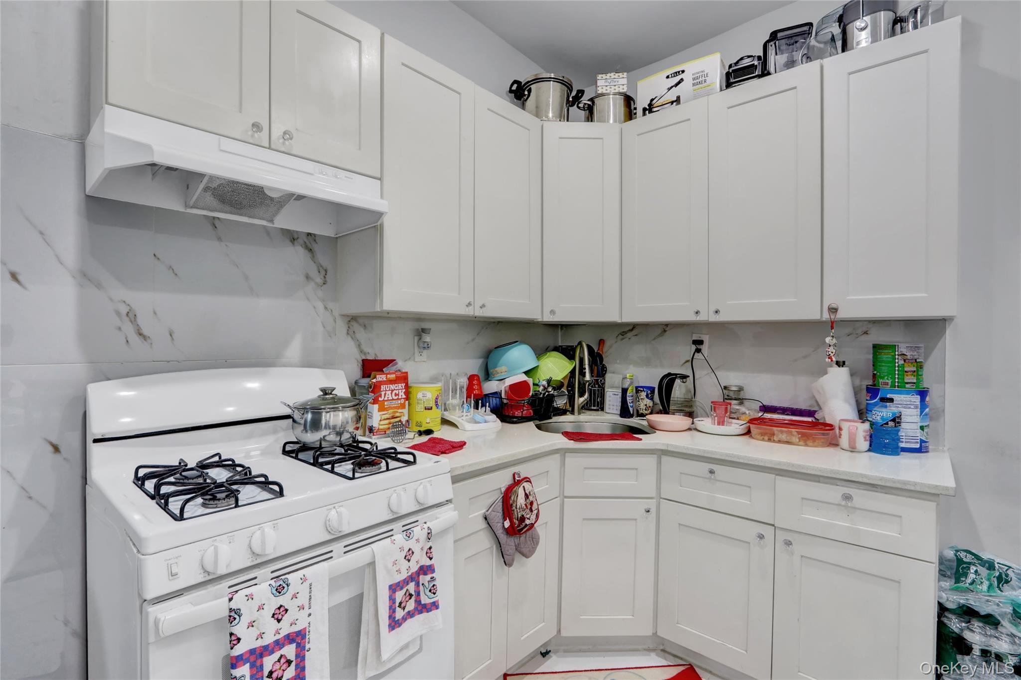 Single Family 101st Avenue  Queens, NY 11419, MLS-1031665-10