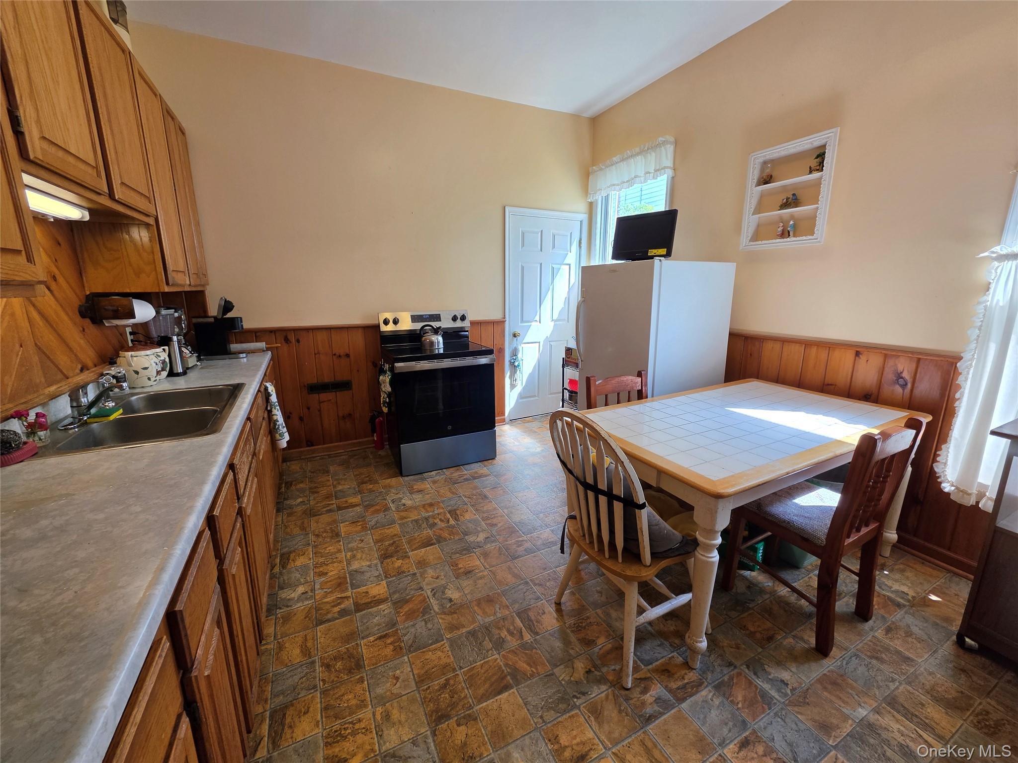 Single Family Green Street Columbia County, NY 12534, MLS-1031683-13