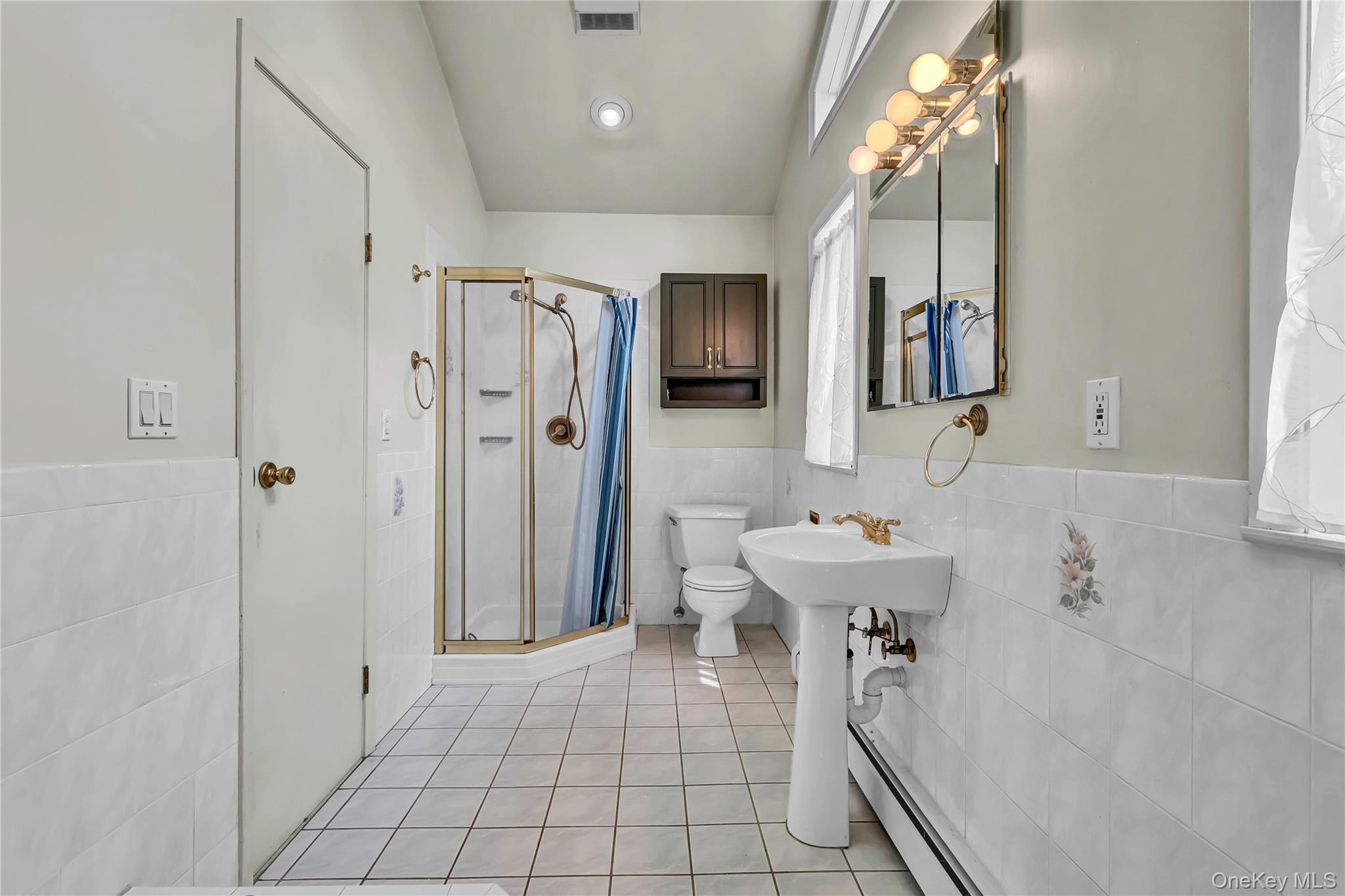Single Family Broadway  Suffolk County, NY 11779, MLS-1031695-17