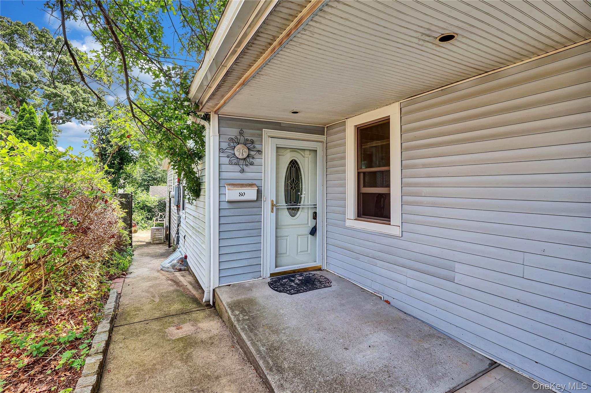 Single Family Broadway  Suffolk County, NY 11779, MLS-1031695-4
