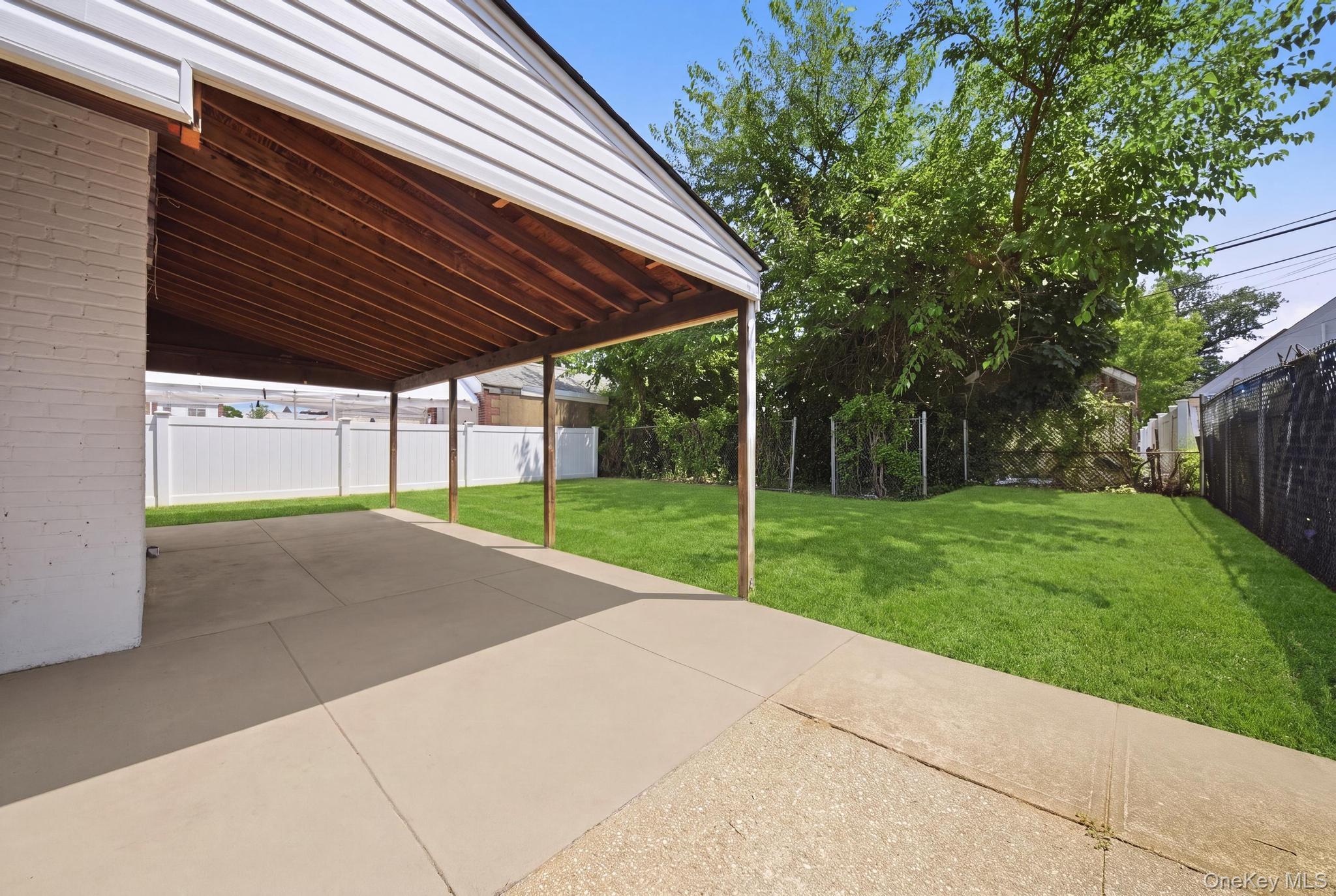 Single Family 218th Street Queens, NY 11413, MLS-1031702-18