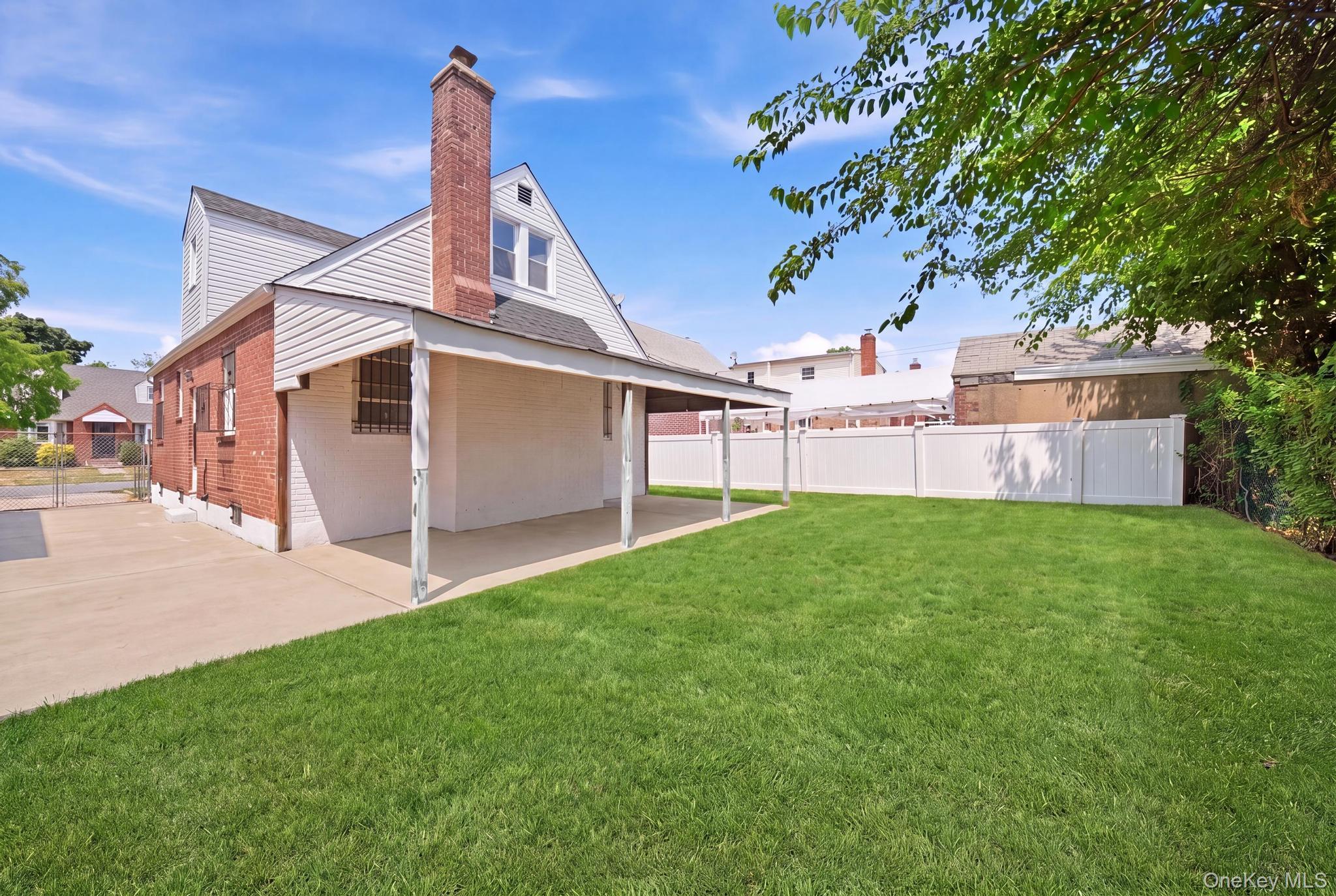 Single Family 218th Street Queens, NY 11413, MLS-1031702-19