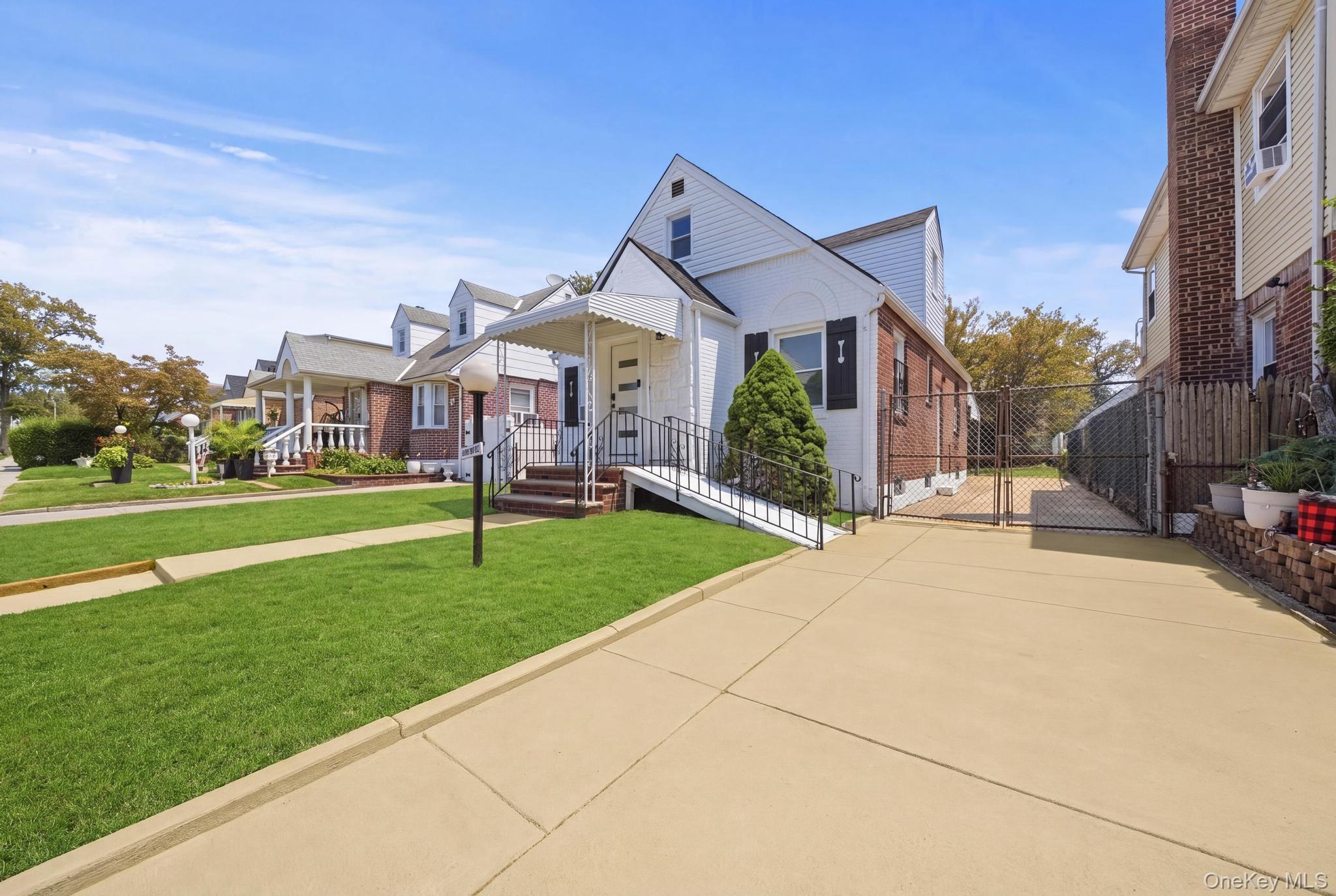 Single Family 218th Street Queens, NY 11413, MLS-1031702-2