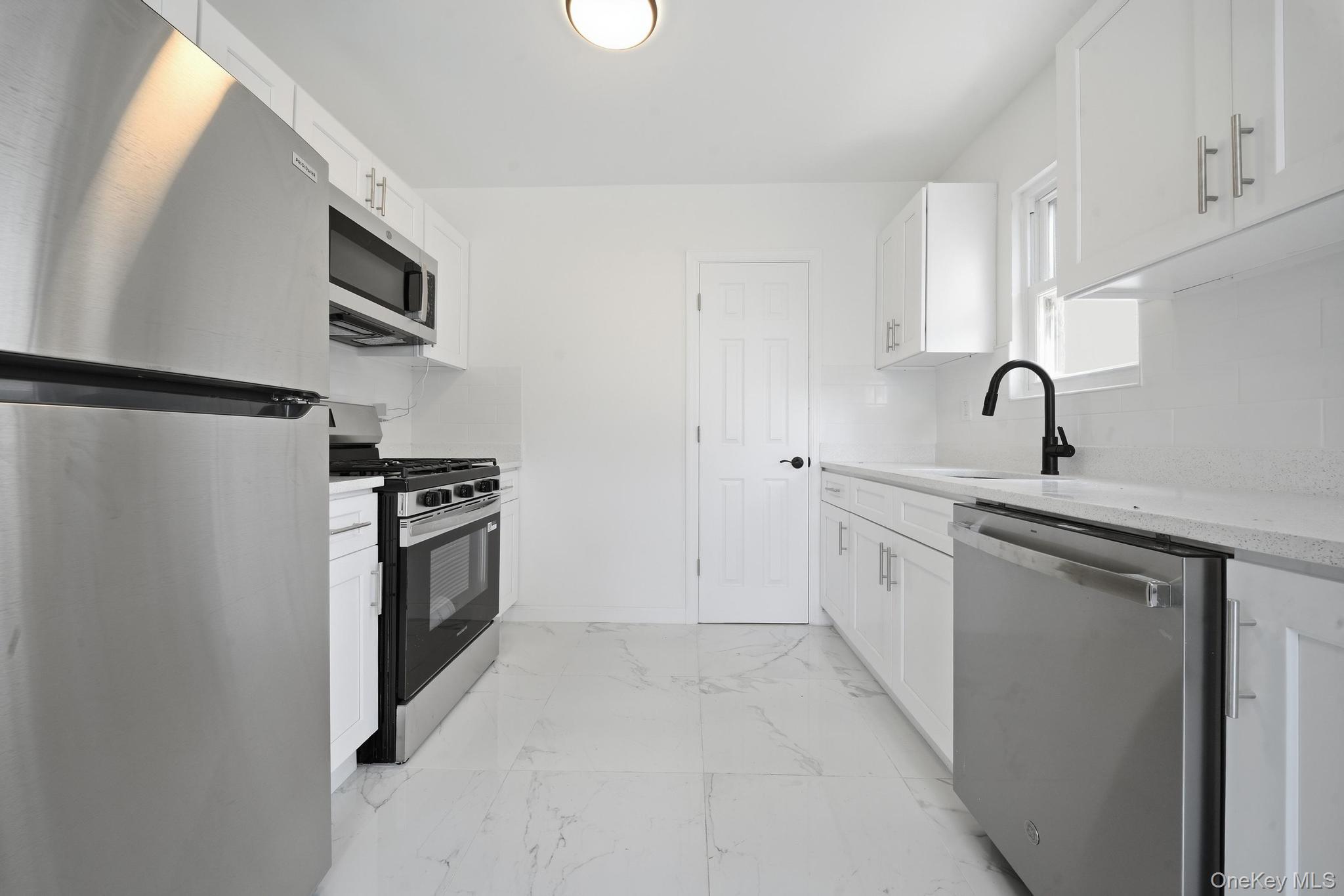 Single Family 218th Street Queens, NY 11413, MLS-1031702-6