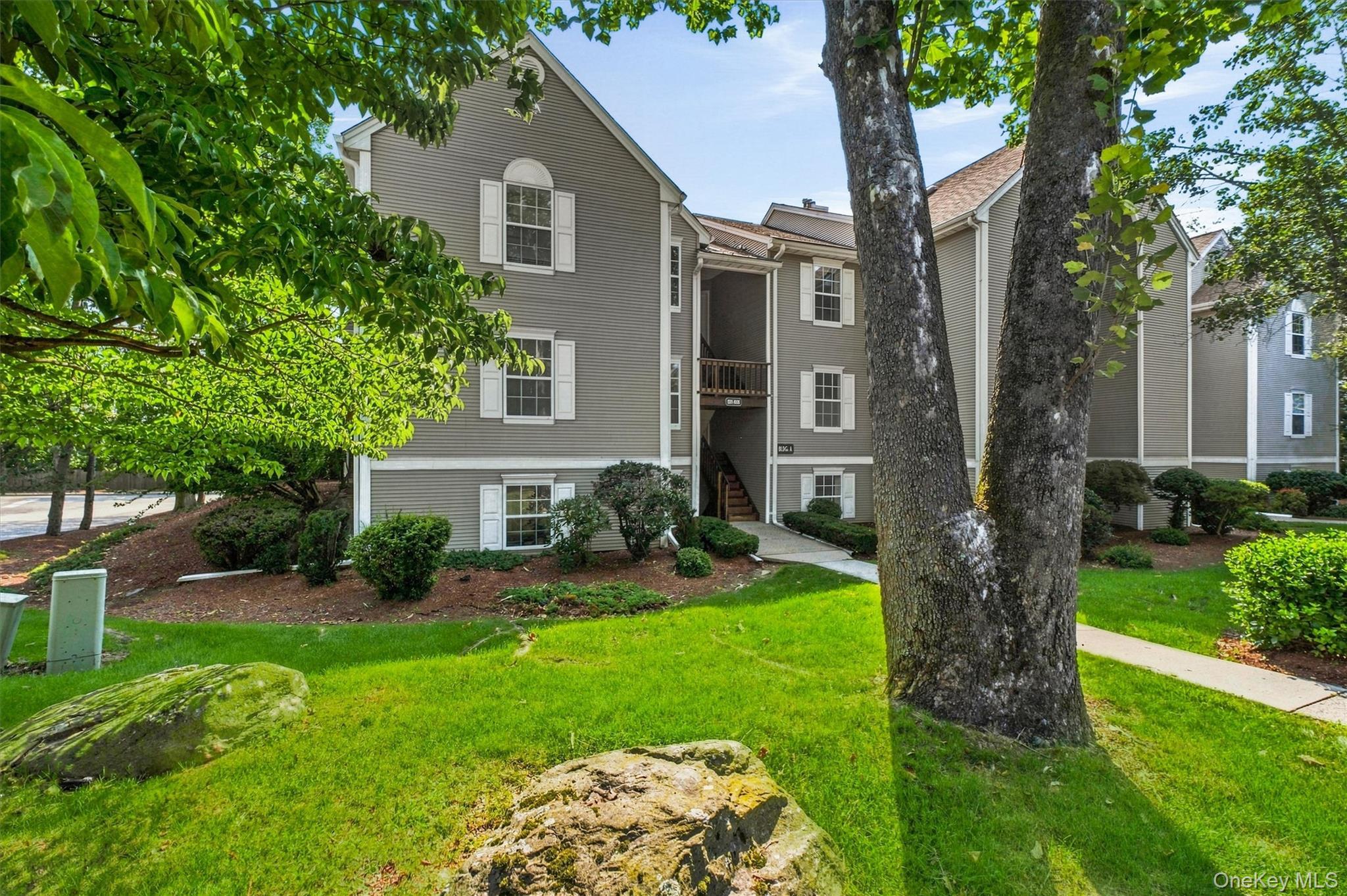 Single Family Washington Green  Orange County, NY 12553, MLS-1031728-3