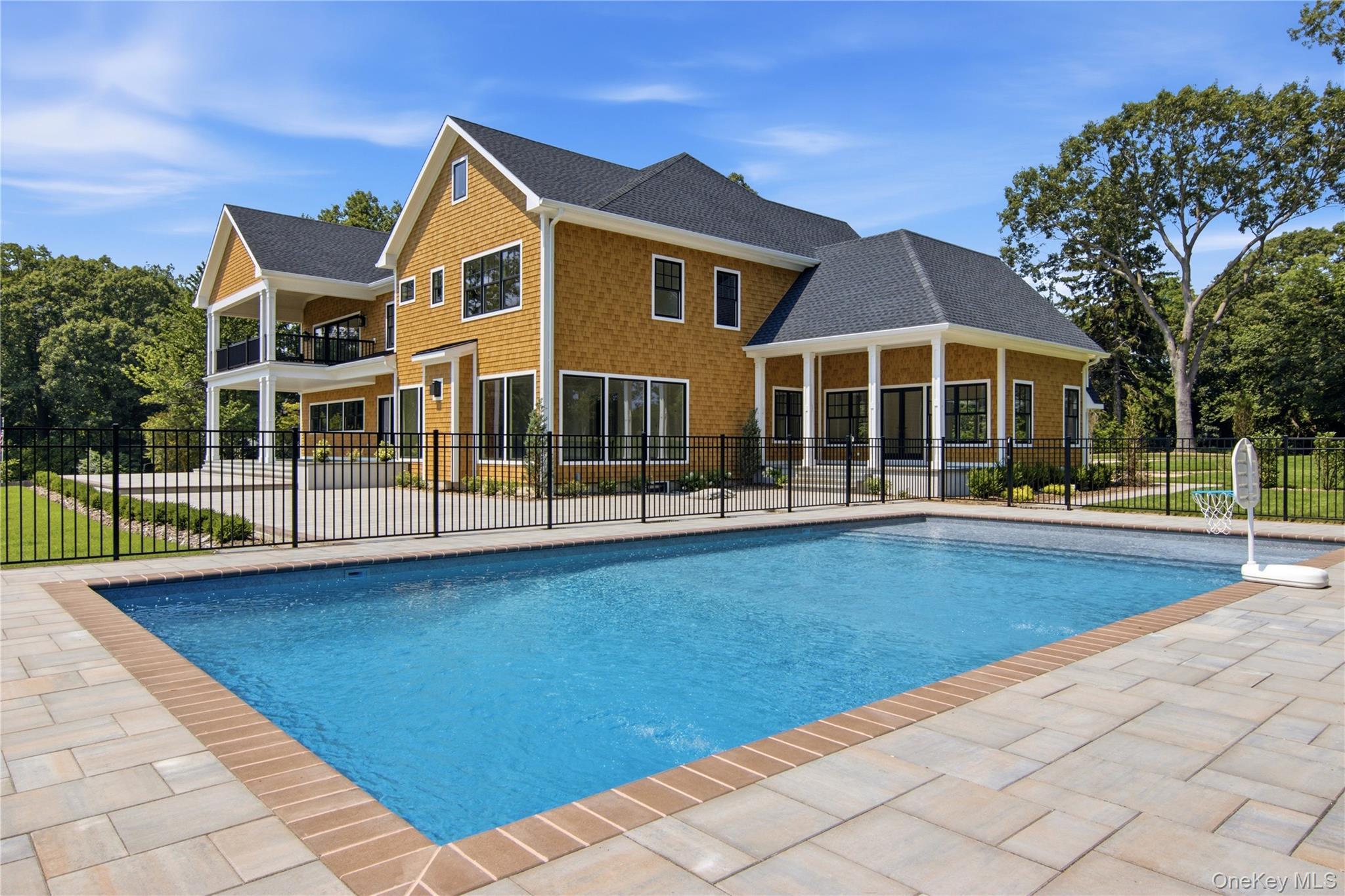 Single Family Cove Road  Suffolk County, NY 11768, MLS-1031732-38