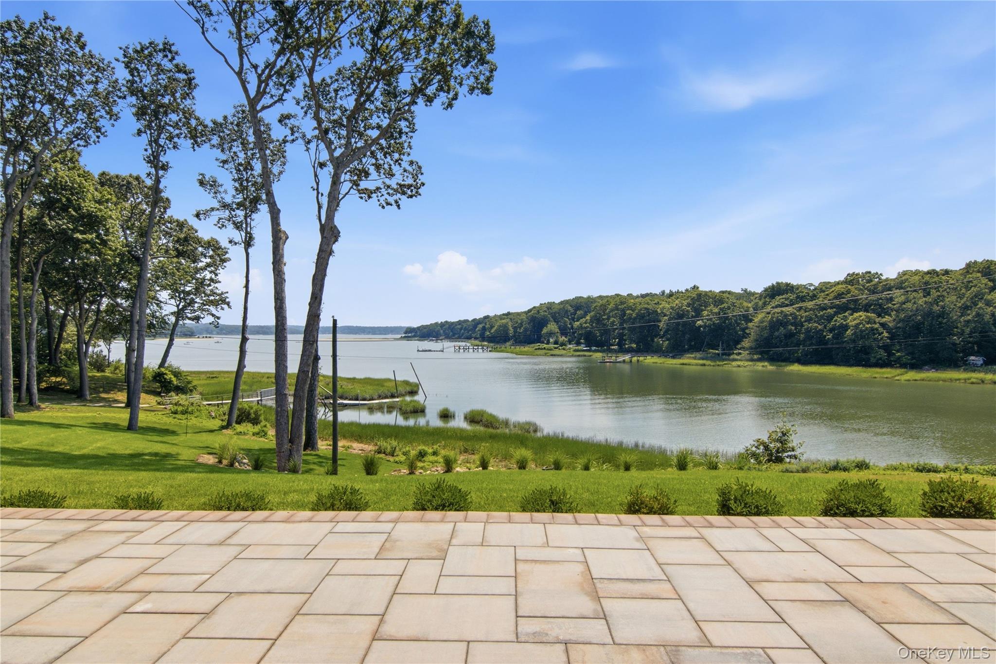 Single Family Cove Road  Suffolk County, NY 11768, MLS-1031732-39