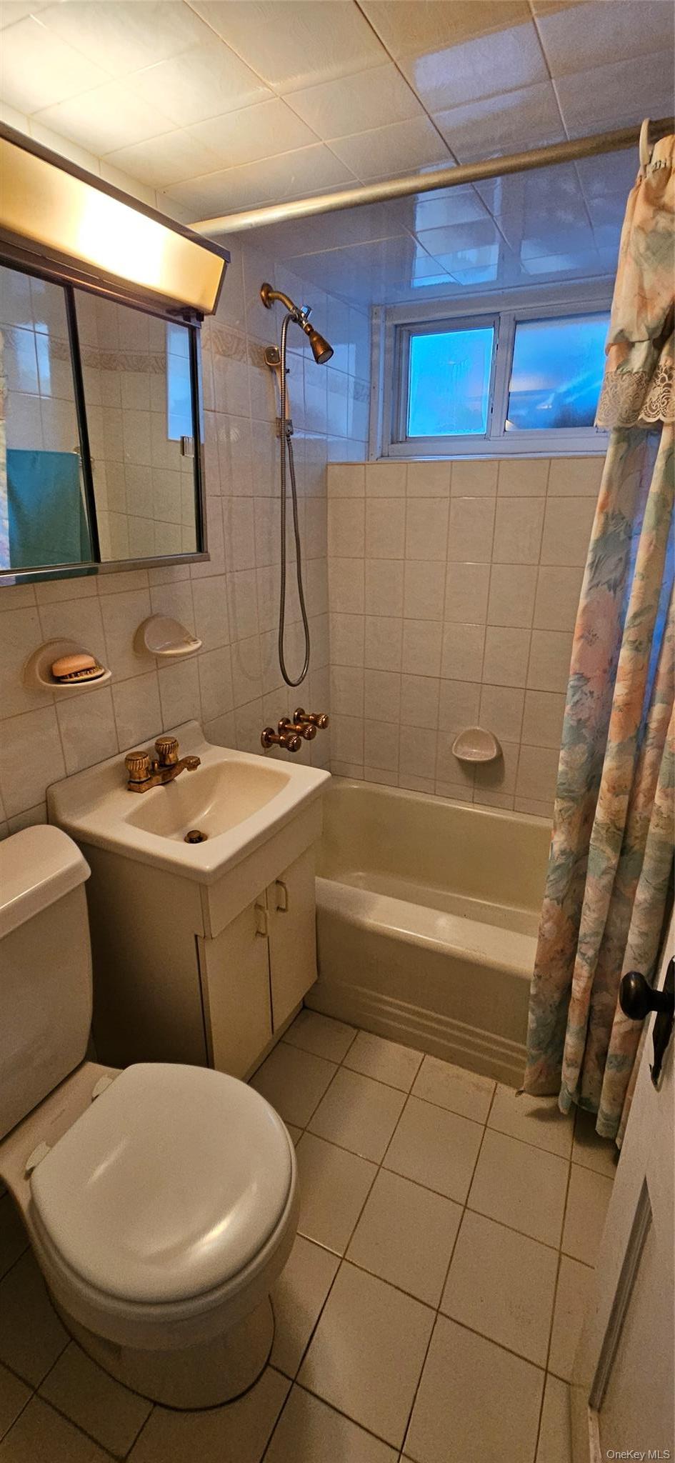 Single Family 75th Street Queens, NY 11385, MLS-1031741-16