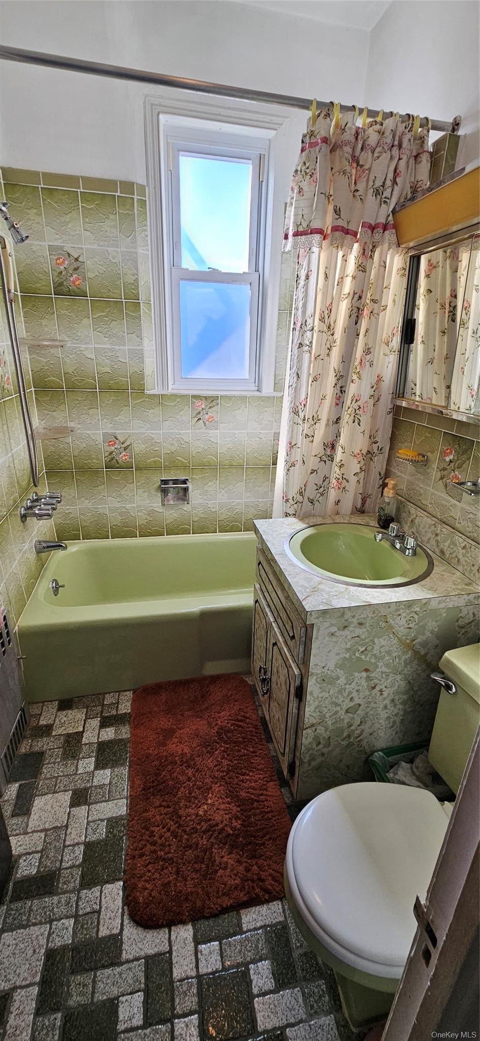 Single Family 75th Street Queens, NY 11385, MLS-1031741-23