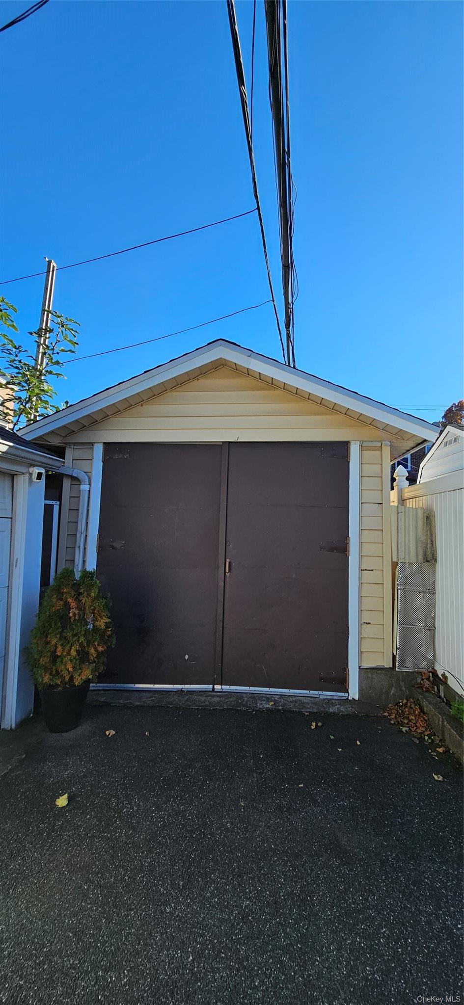 Single Family 75th Street Queens, NY 11385, MLS-1031741-27