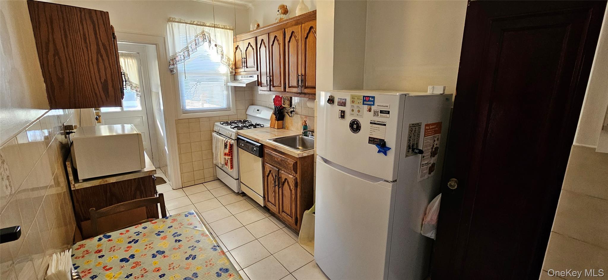 Single Family 75th Street Queens, NY 11385, MLS-1031741-8