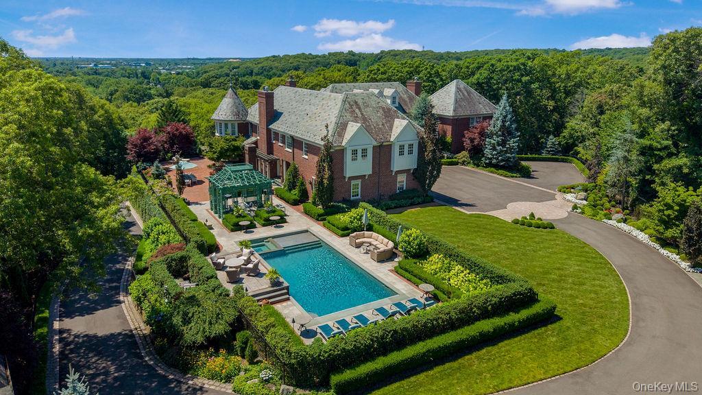 Single Family Gwynne Road  Suffolk County, NY 11747, MLS-1031747-4
