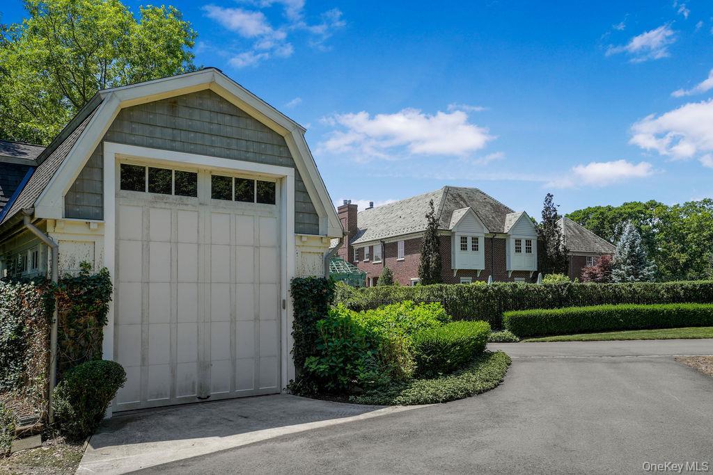 Single Family Gwynne Road  Suffolk County, NY 11747, MLS-1031747-44