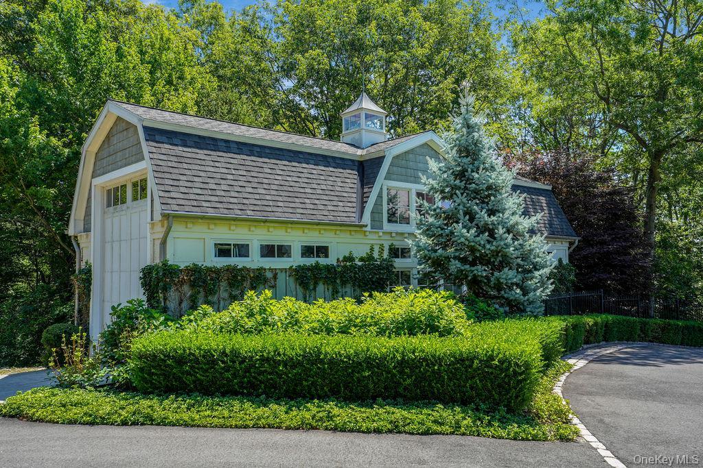 Single Family Gwynne Road  Suffolk County, NY 11747, MLS-1031747-45