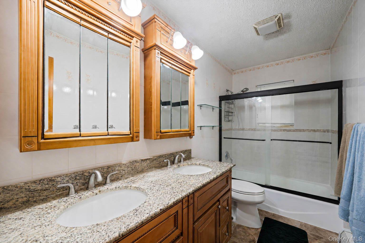 Single Family Cedar Oaks Avenue Suffolk County, NY 11738, MLS-1031748-36