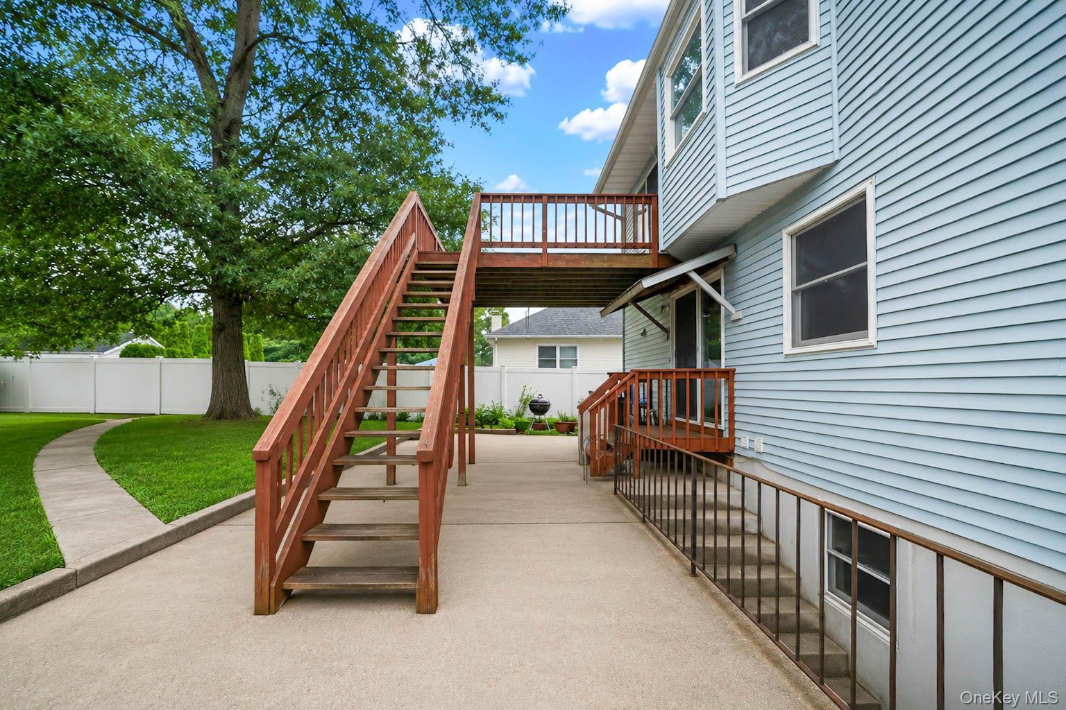 Single Family Cedar Oaks Avenue Suffolk County, NY 11738, MLS-1031748-8