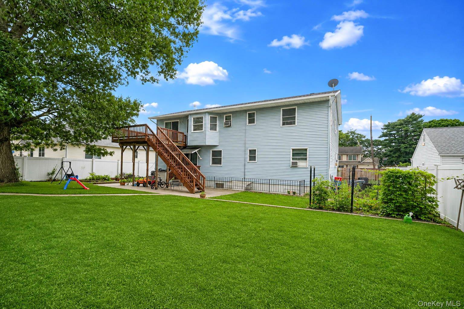 Single Family Cedar Oaks Avenue Suffolk County, NY 11738, MLS-1031748-9