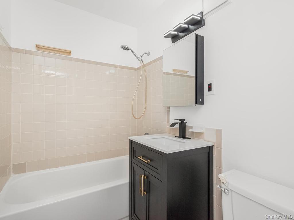 Single Family Fox Street Bronx, NY 10459, MLS-1031785-18