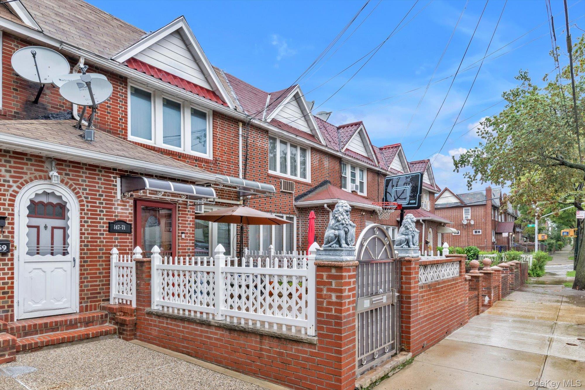 Single Family Hoover Avenue  Queens, NY 11435, MLS-1031787-20