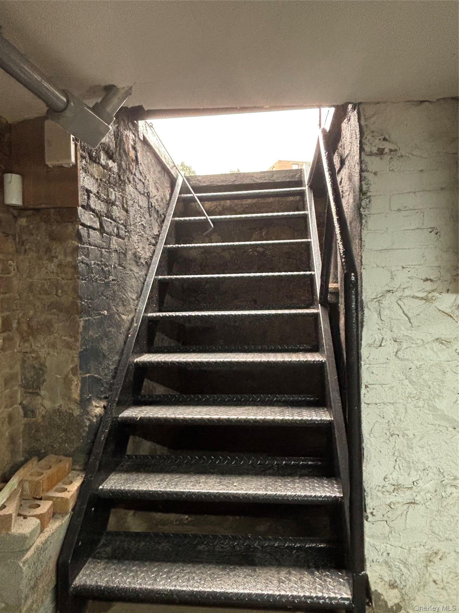 Commercial Lease Myrtle Avenue  Brooklyn, NY 11205, MLS-1031803-11