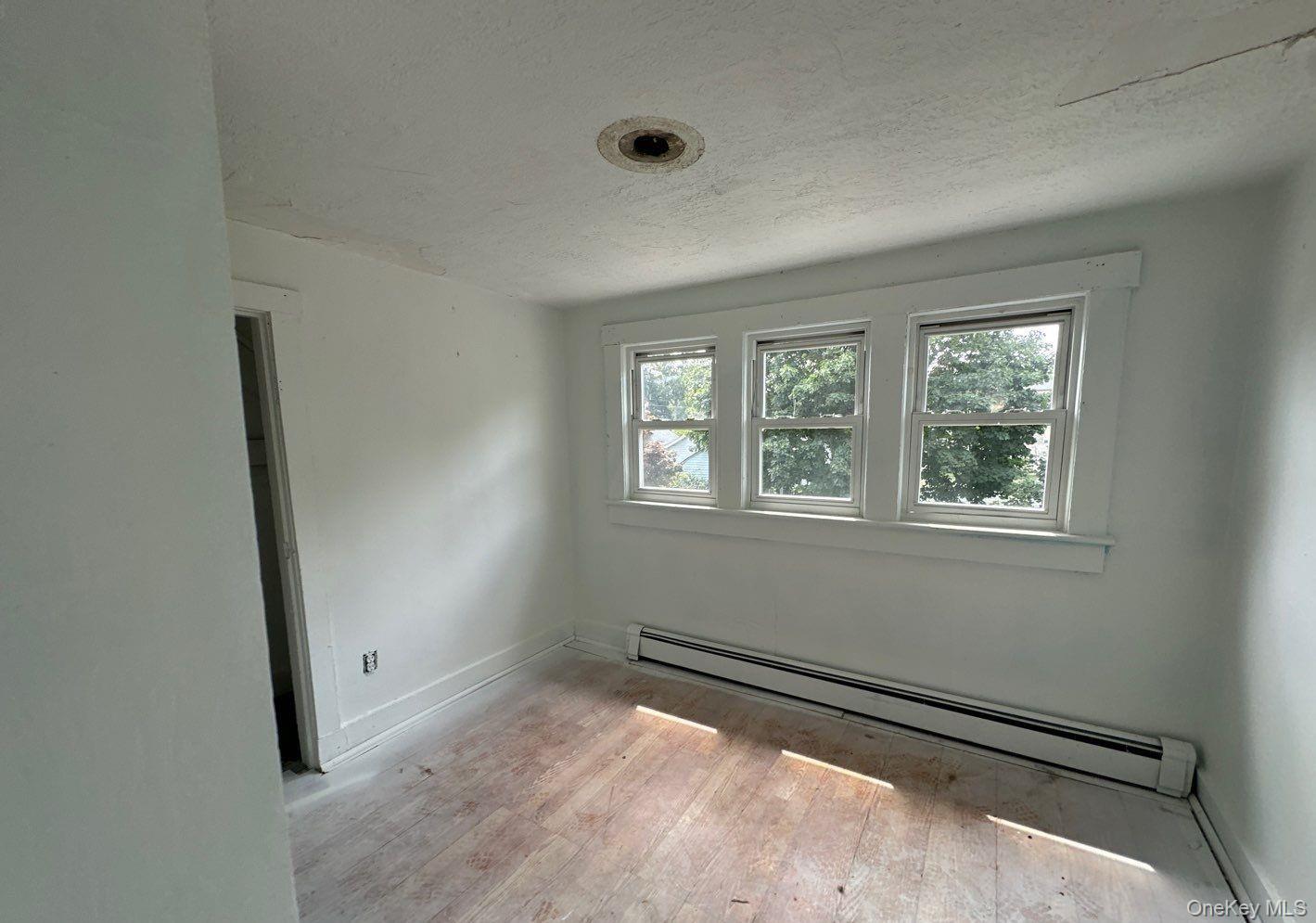 Single Family E 3rd Street Suffolk County, NY 11746, MLS-1031809-10