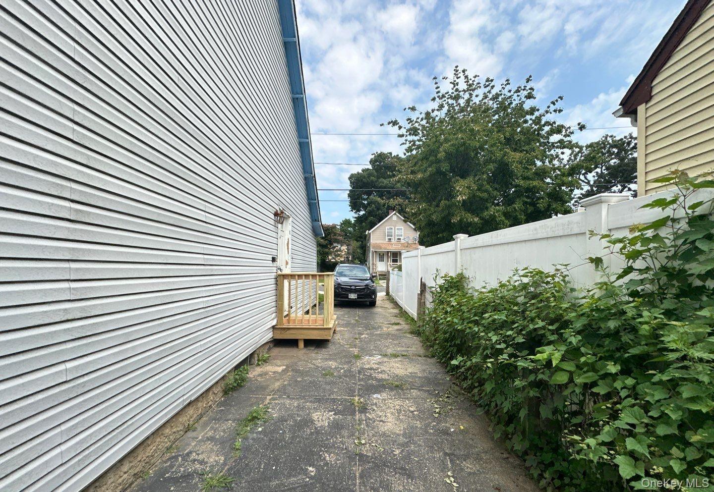Single Family E 3rd Street Suffolk County, NY 11746, MLS-1031809-14