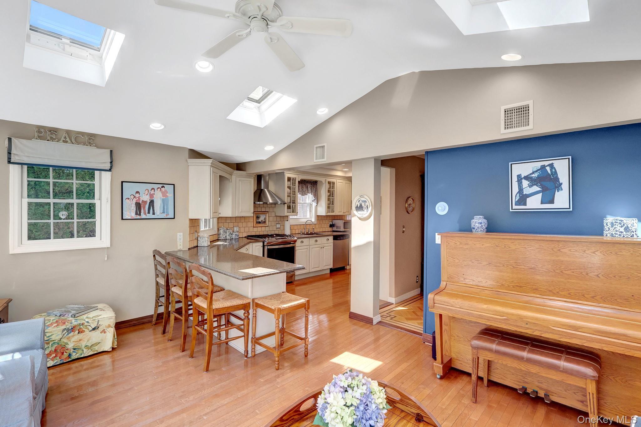Single Family 253rd Street Queens, NY 11426, MLS-1031823-18