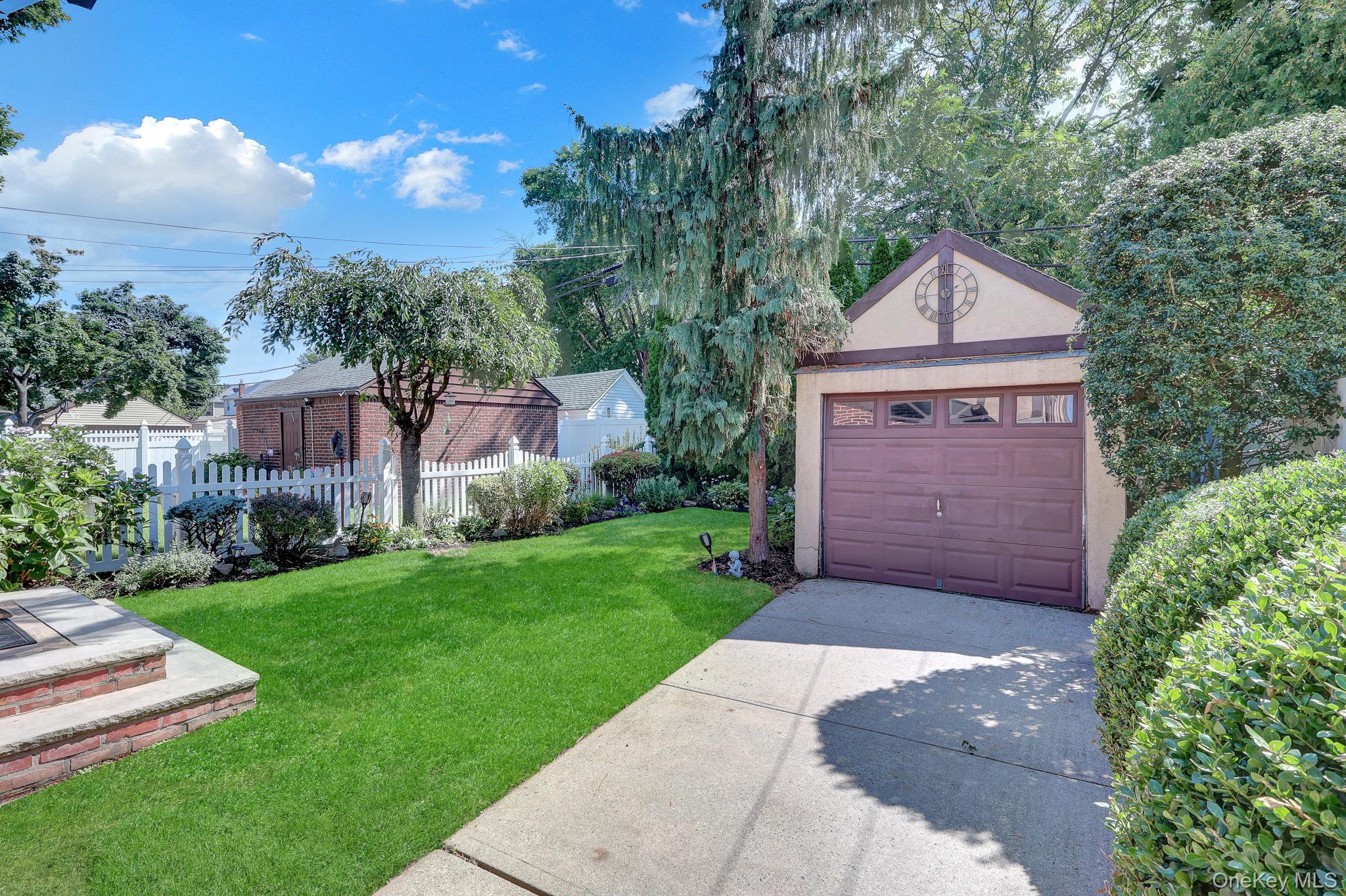 Single Family 253rd Street Queens, NY 11426, MLS-1031823-30