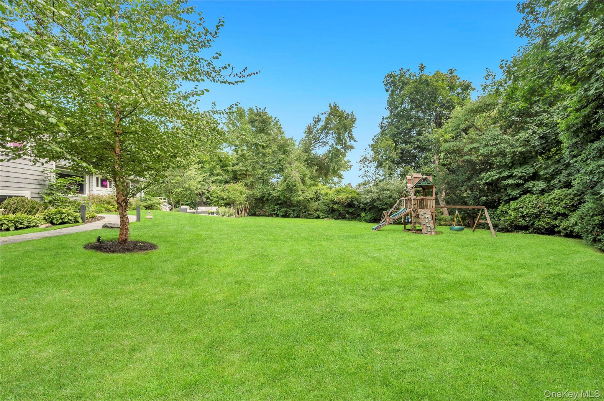 Single Family Hicks Lane  Nassau County, NY 11024, MLS-1031832-35