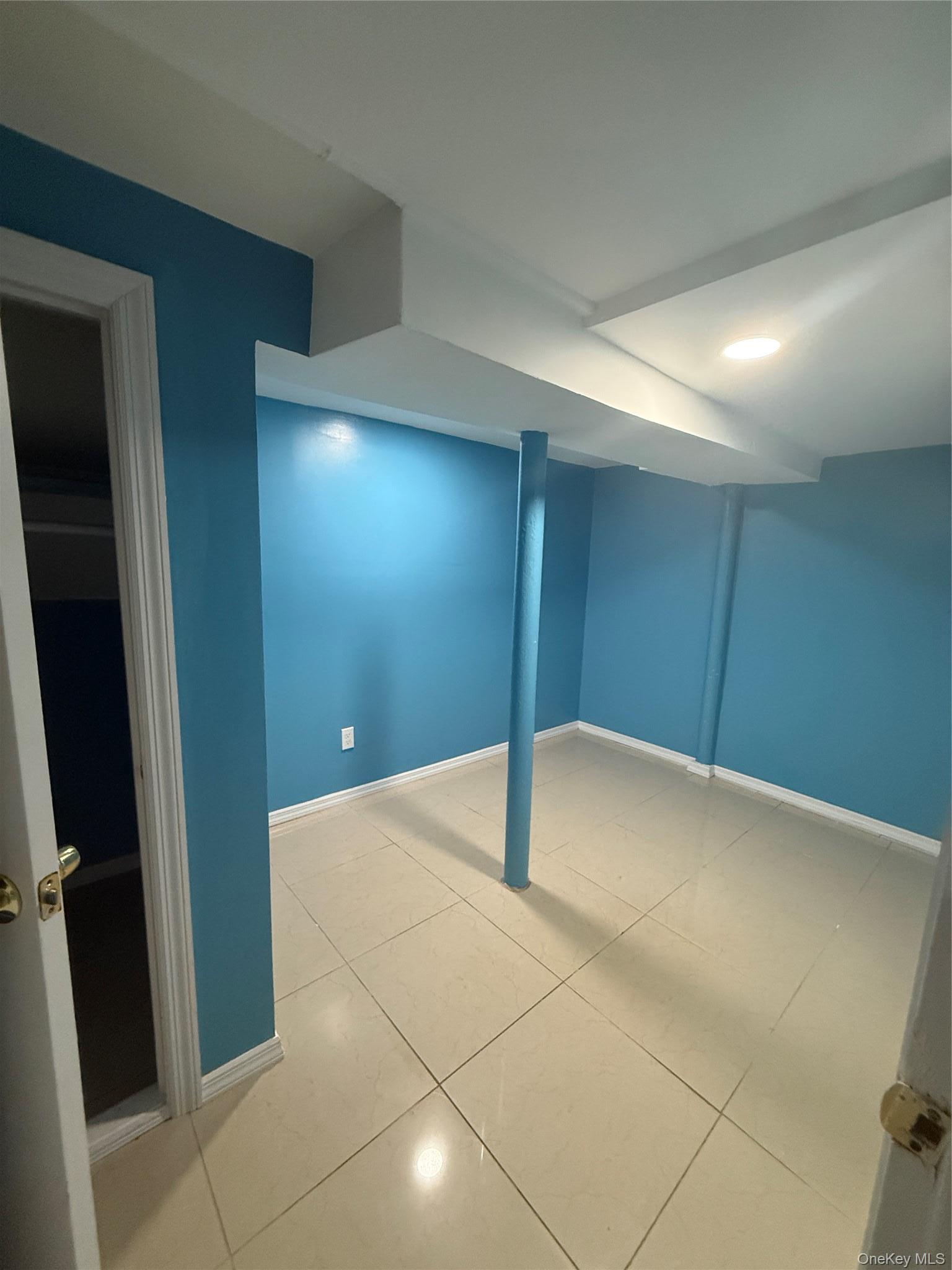 Single Family 89th Avenue  Queens, NY 11432, MLS-1031851-16