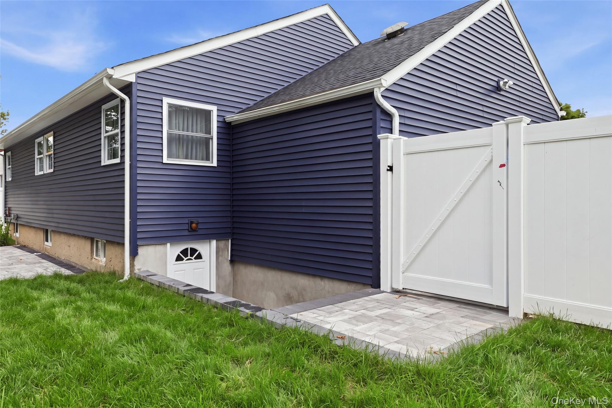 Single Family Hancock Street  Suffolk County, NY 11717, MLS-1031860-30