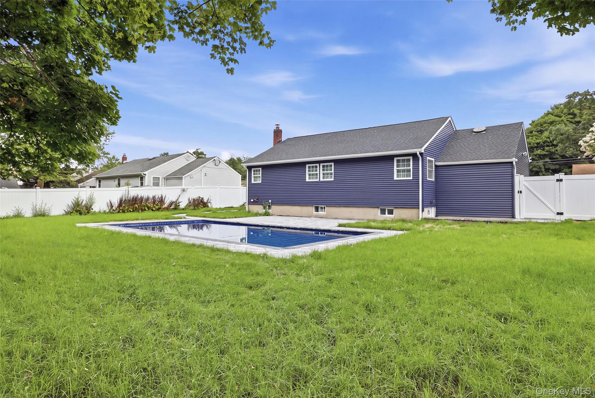 Single Family Hancock Street  Suffolk County, NY 11717, MLS-1031860-31