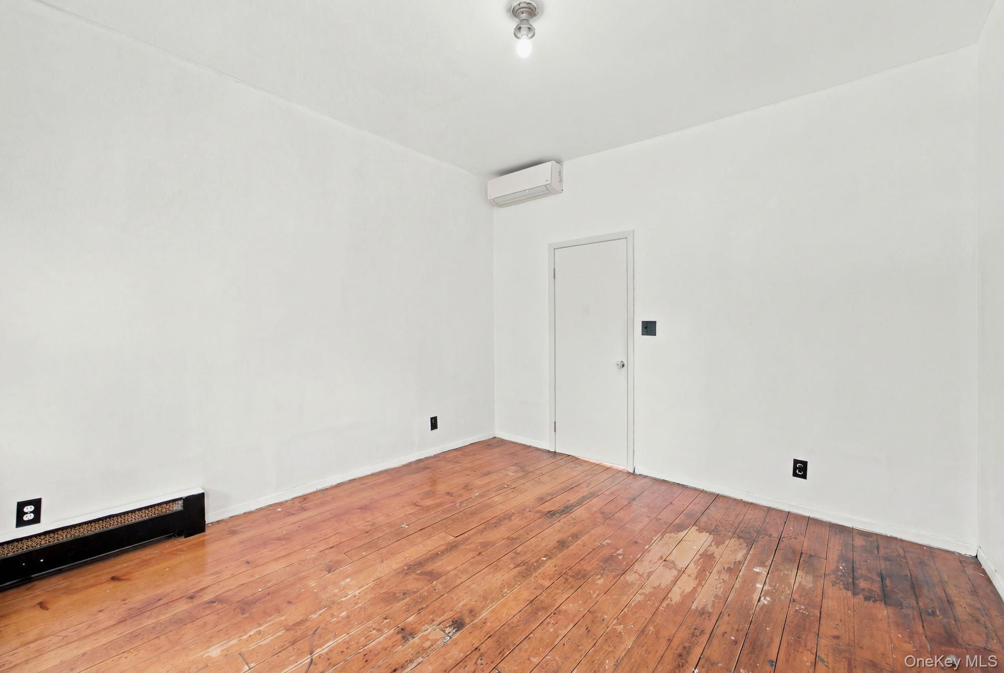 Single Family Graham Avenue  Brooklyn, NY 11206, MLS-1031867-16