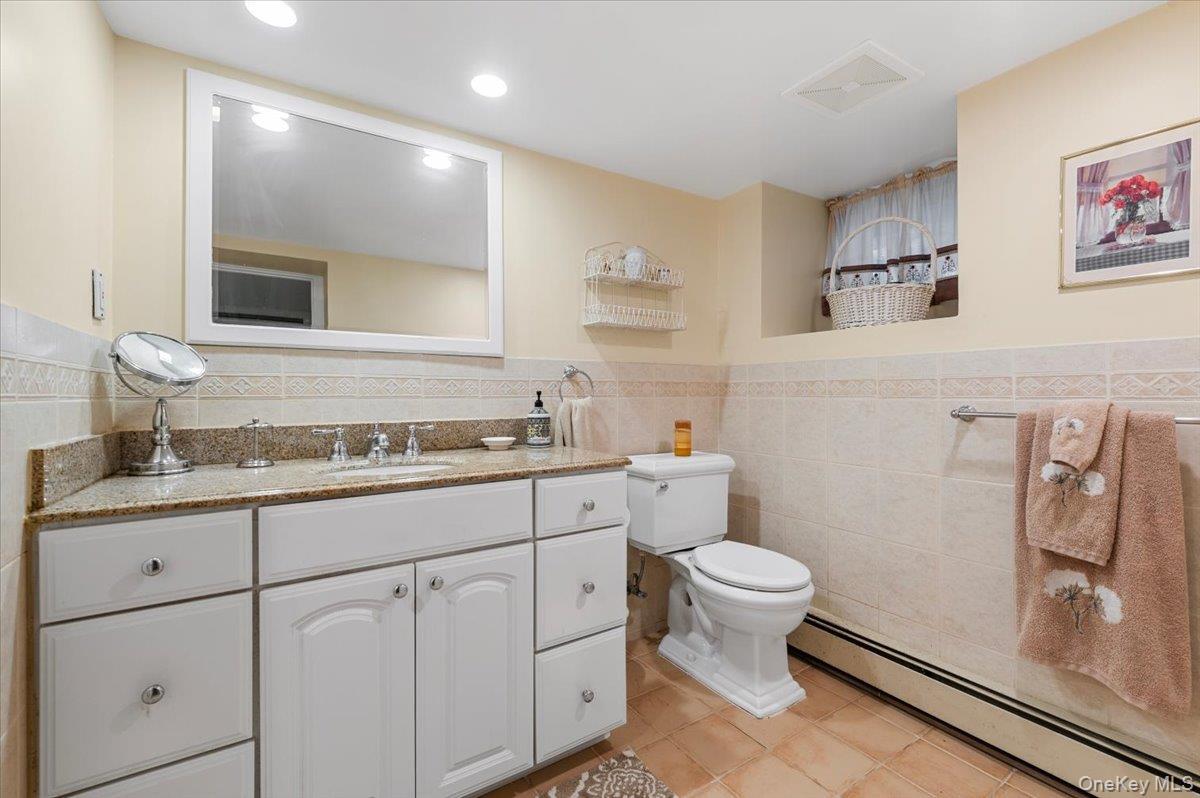 Single Family Cypress Avenue  Nassau County, NY 11050, MLS-1031880-28