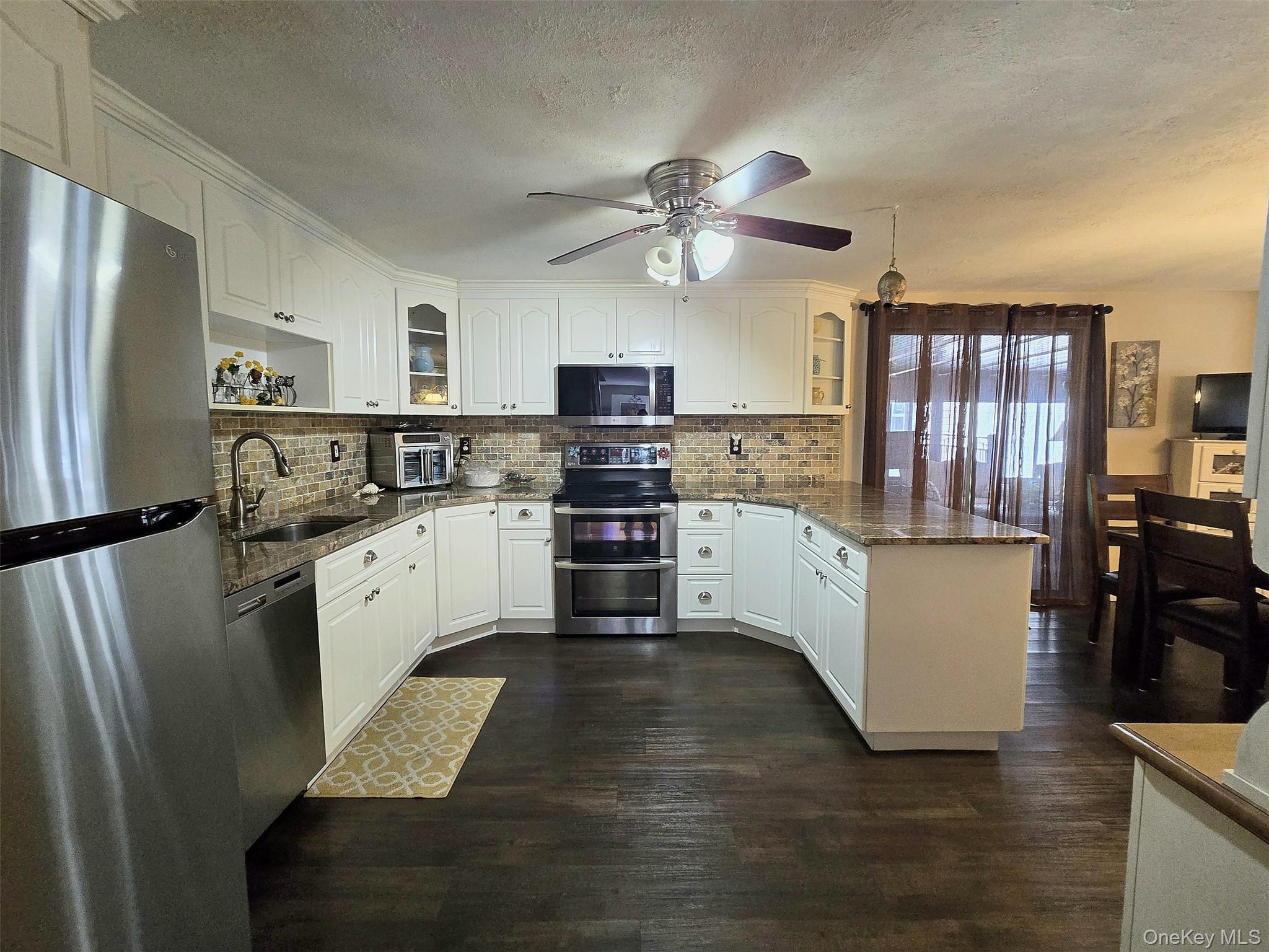 Single Family Meyer Lane  Suffolk County, NY 11763, MLS-1031881-15