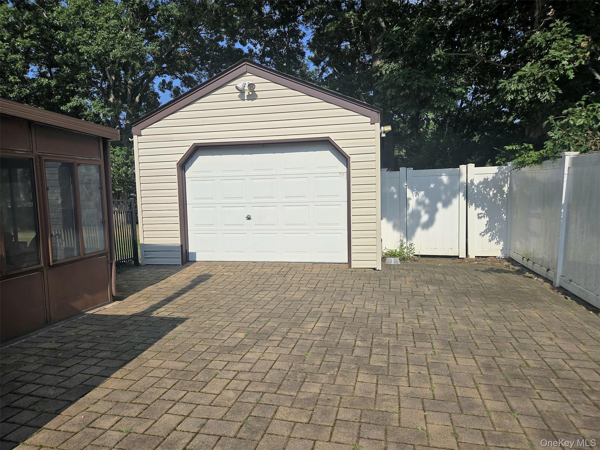 Single Family Meyer Lane  Suffolk County, NY 11763, MLS-1031881-4