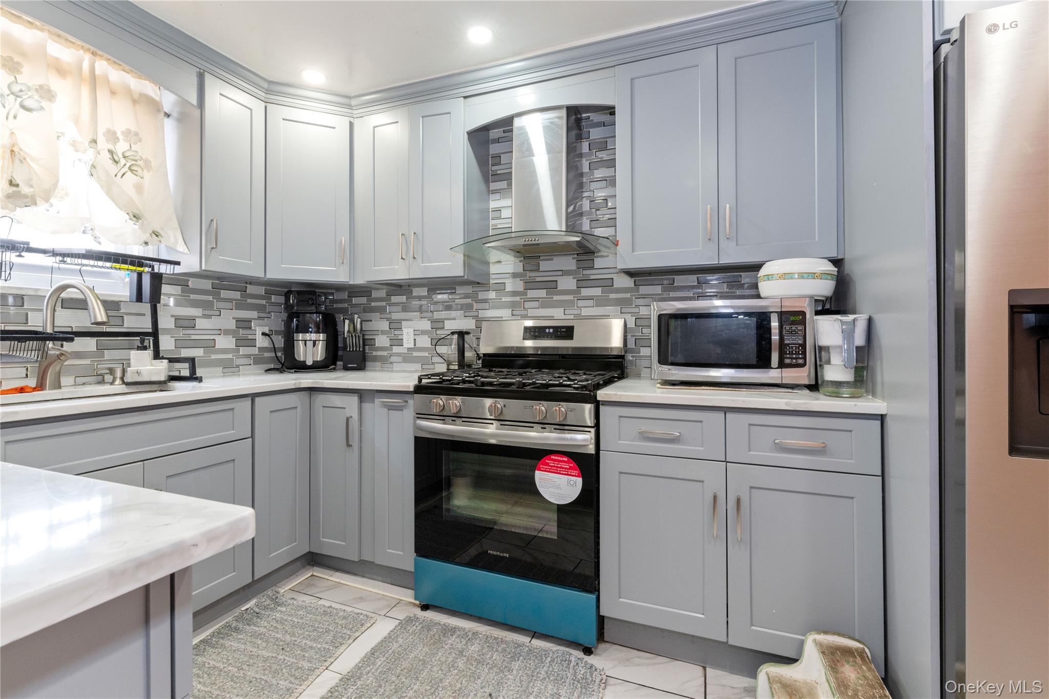 Single Family 209th Street Queens, NY 11427, MLS-1031883-7