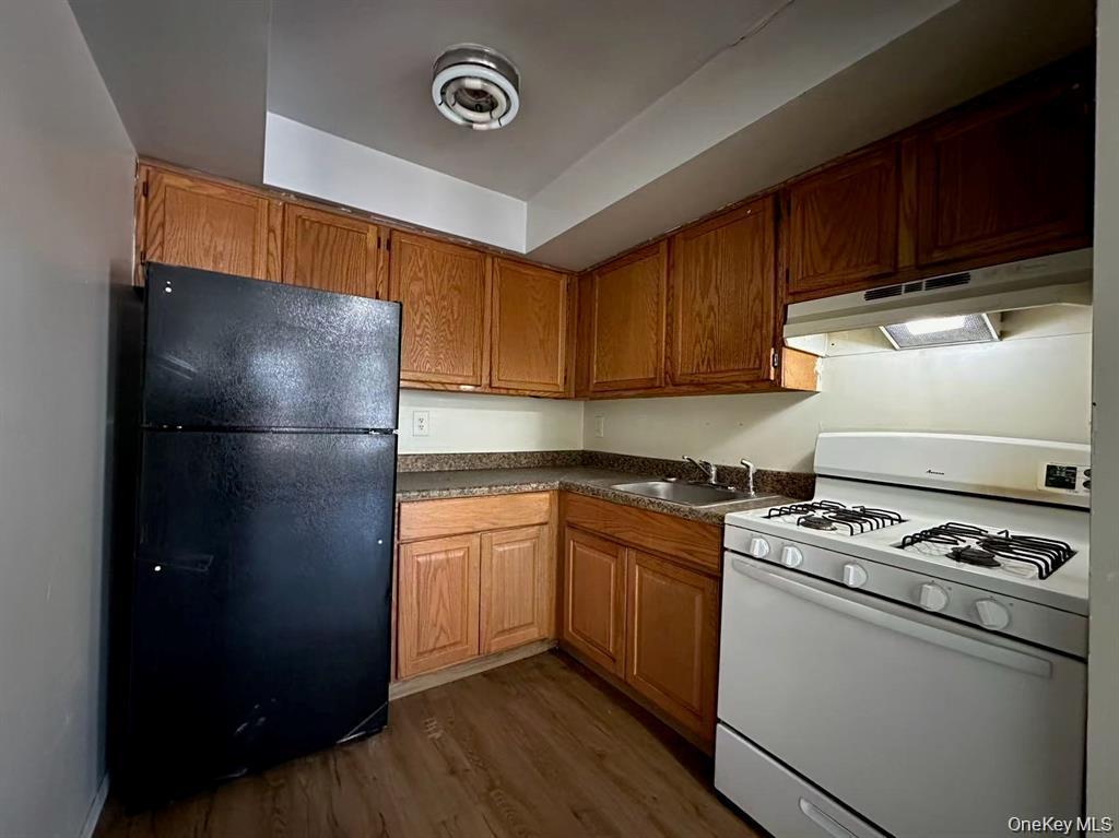 Single Family Mapes Avenue Bronx, NY 10460, MLS-1031889-20