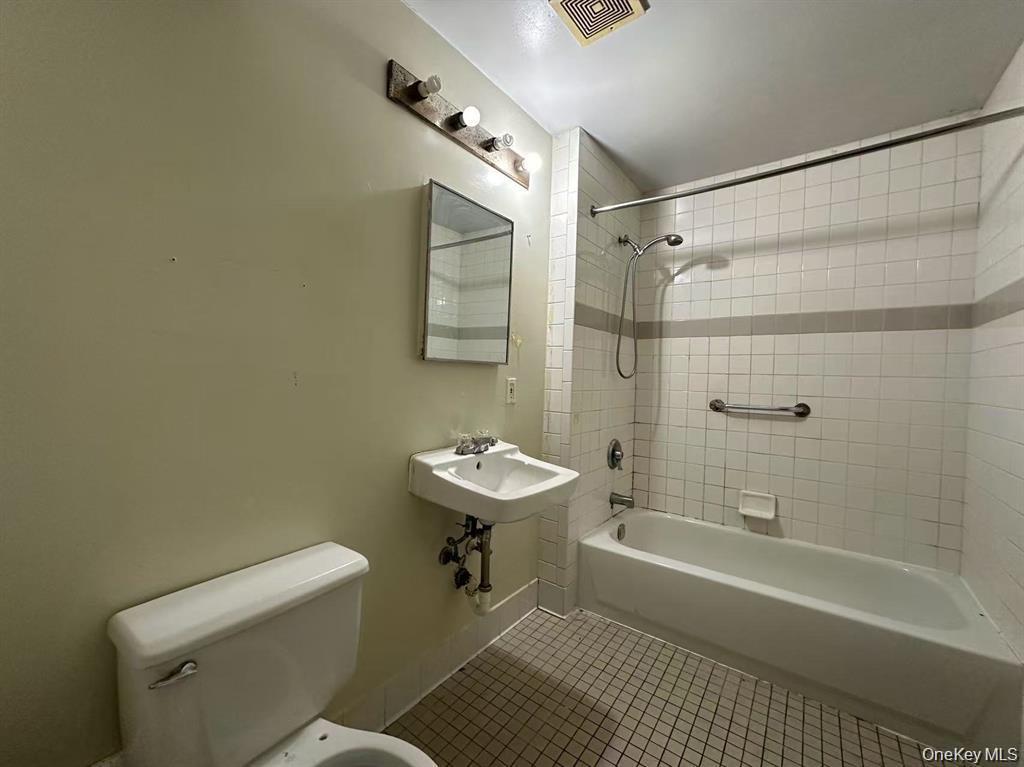 Single Family Mapes Avenue  Bronx, NY 10460, MLS-1031889-21