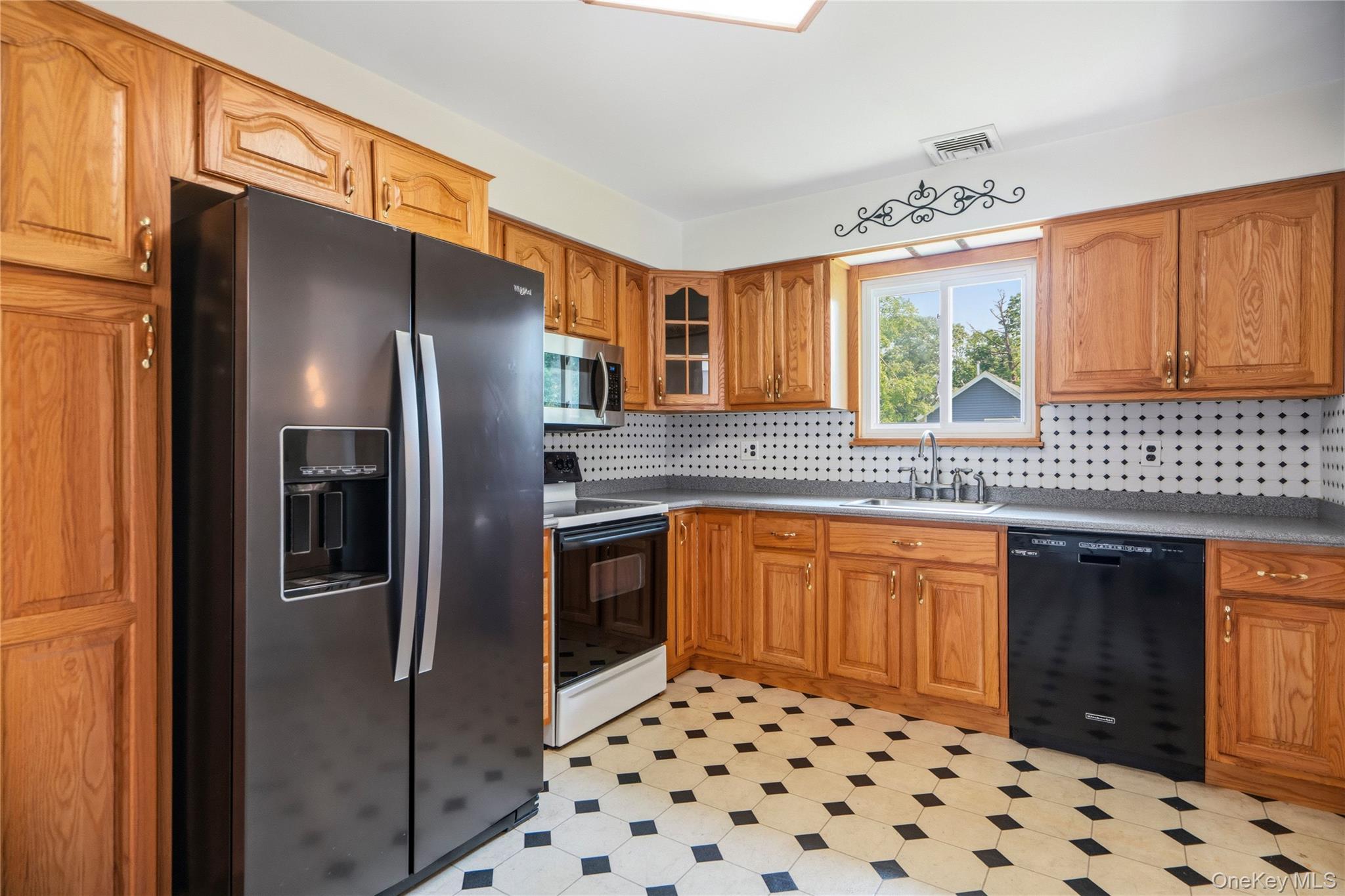 Single Family Winters Drive N Suffolk County, NY 11950, MLS-1031894-14