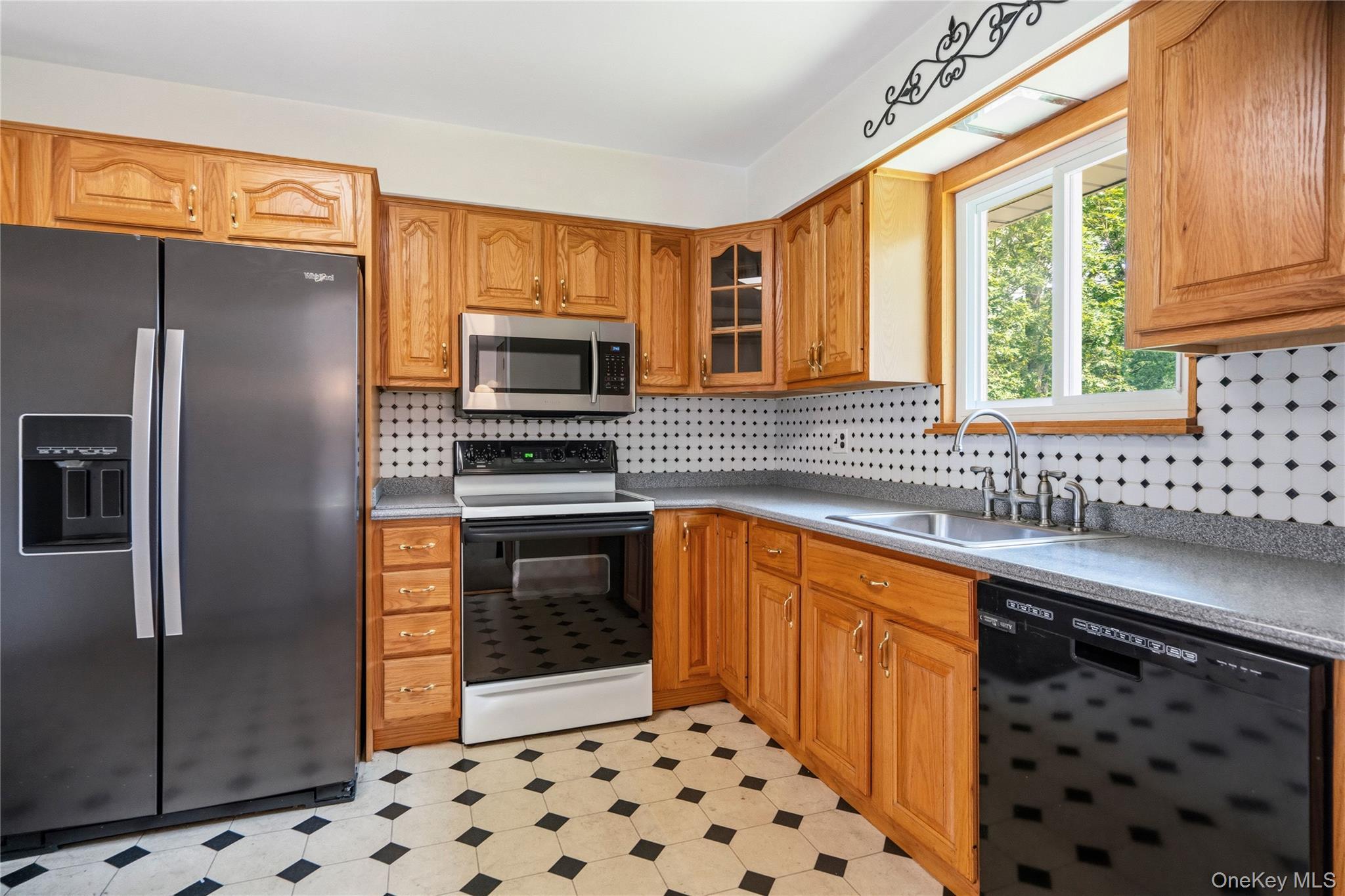 Single Family Winters Drive N Suffolk County, NY 11950, MLS-1031894-15