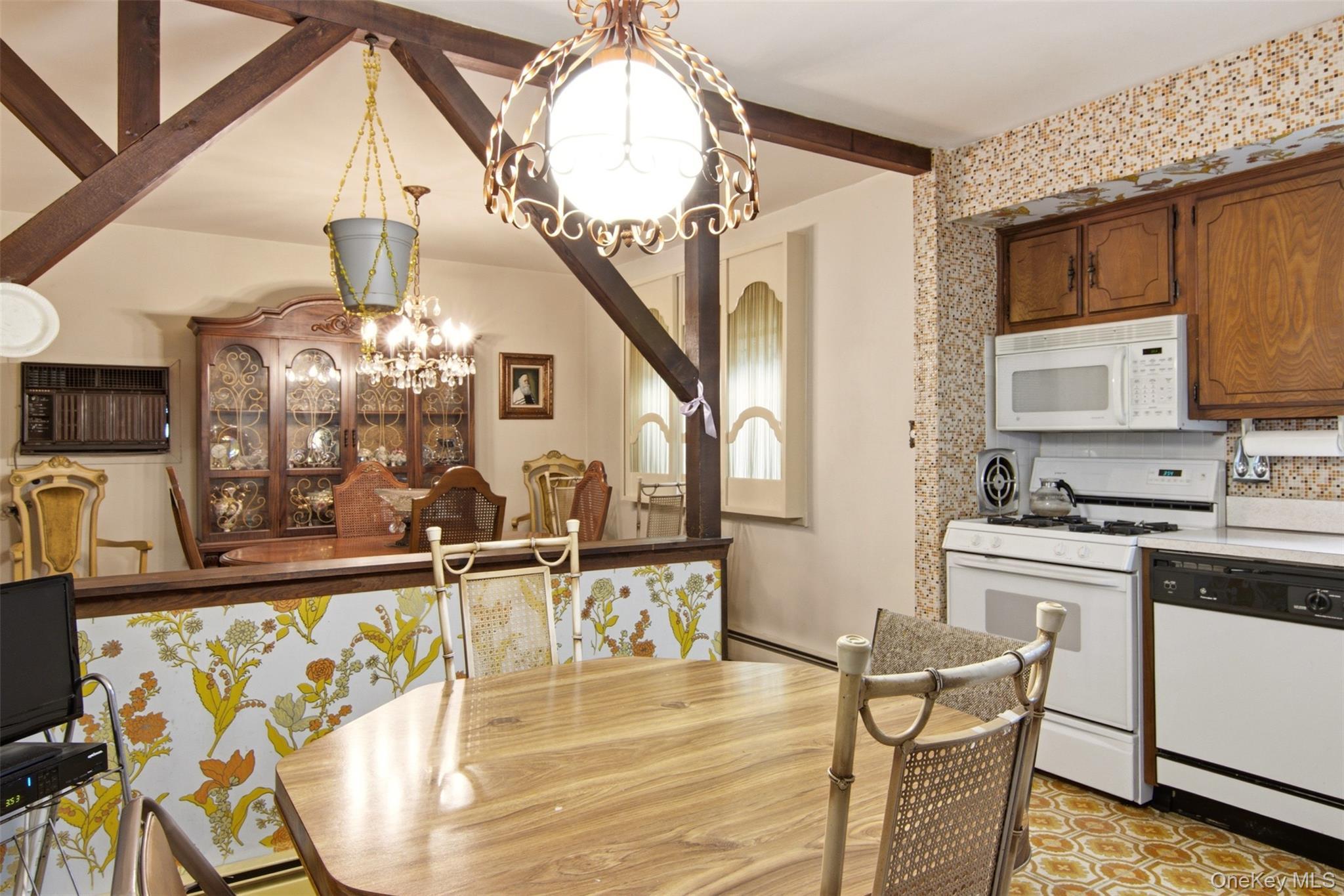 Single Family Smithtown Crescent Suffolk County, NY 11787, MLS-1031895-15