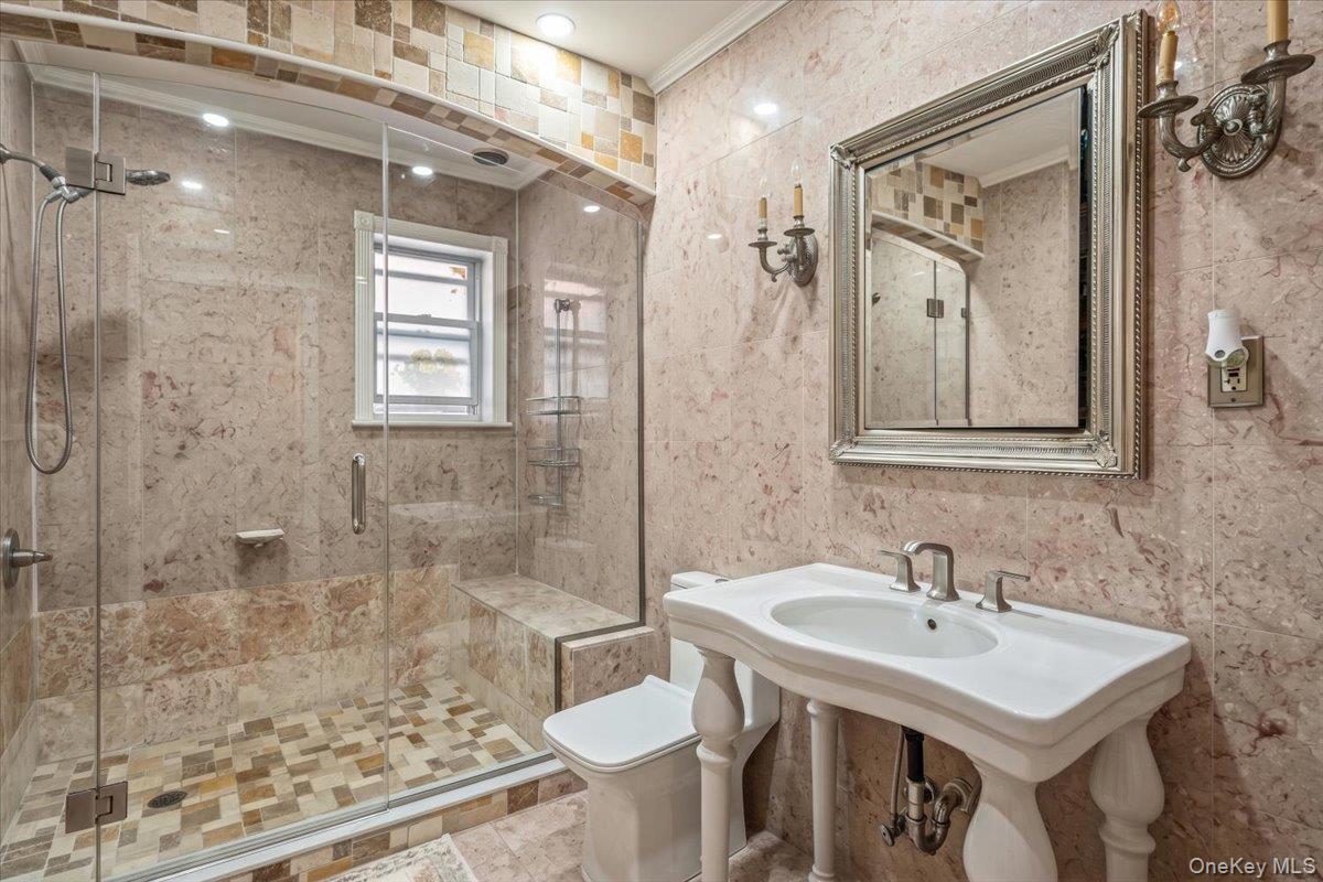 Single Family 25th Avenue Queens, NY 11357, MLS-1031900-14